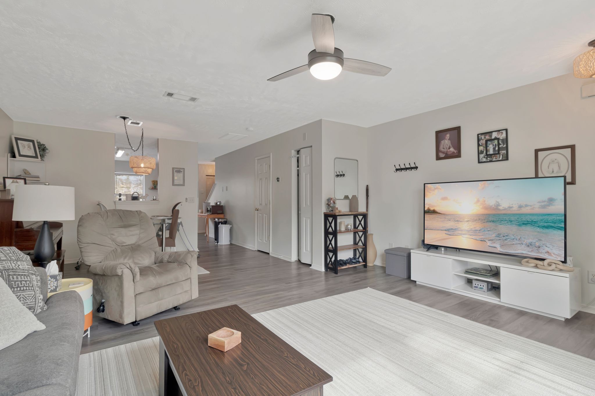 5829 Monroe Xing