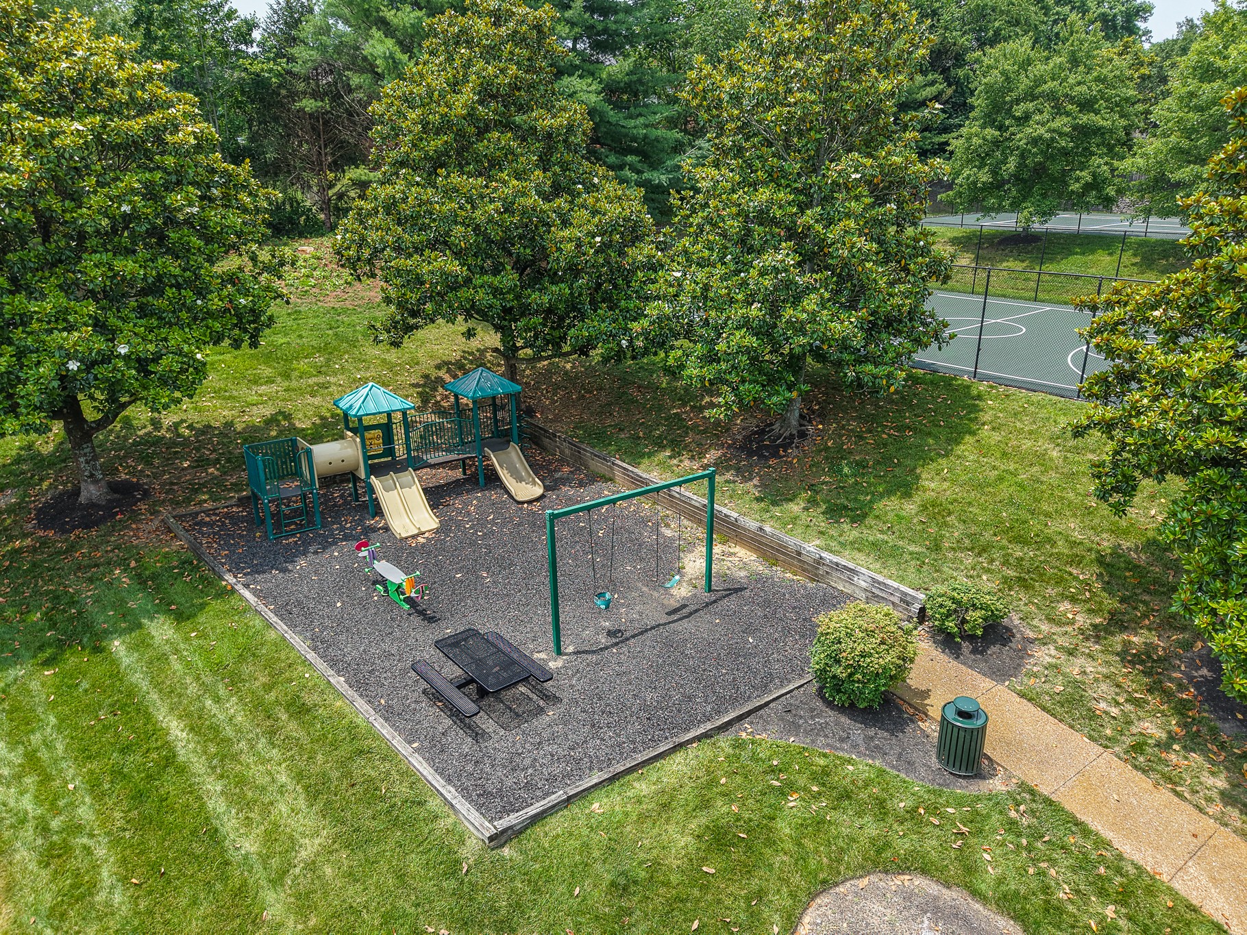 215 Astoria Dr