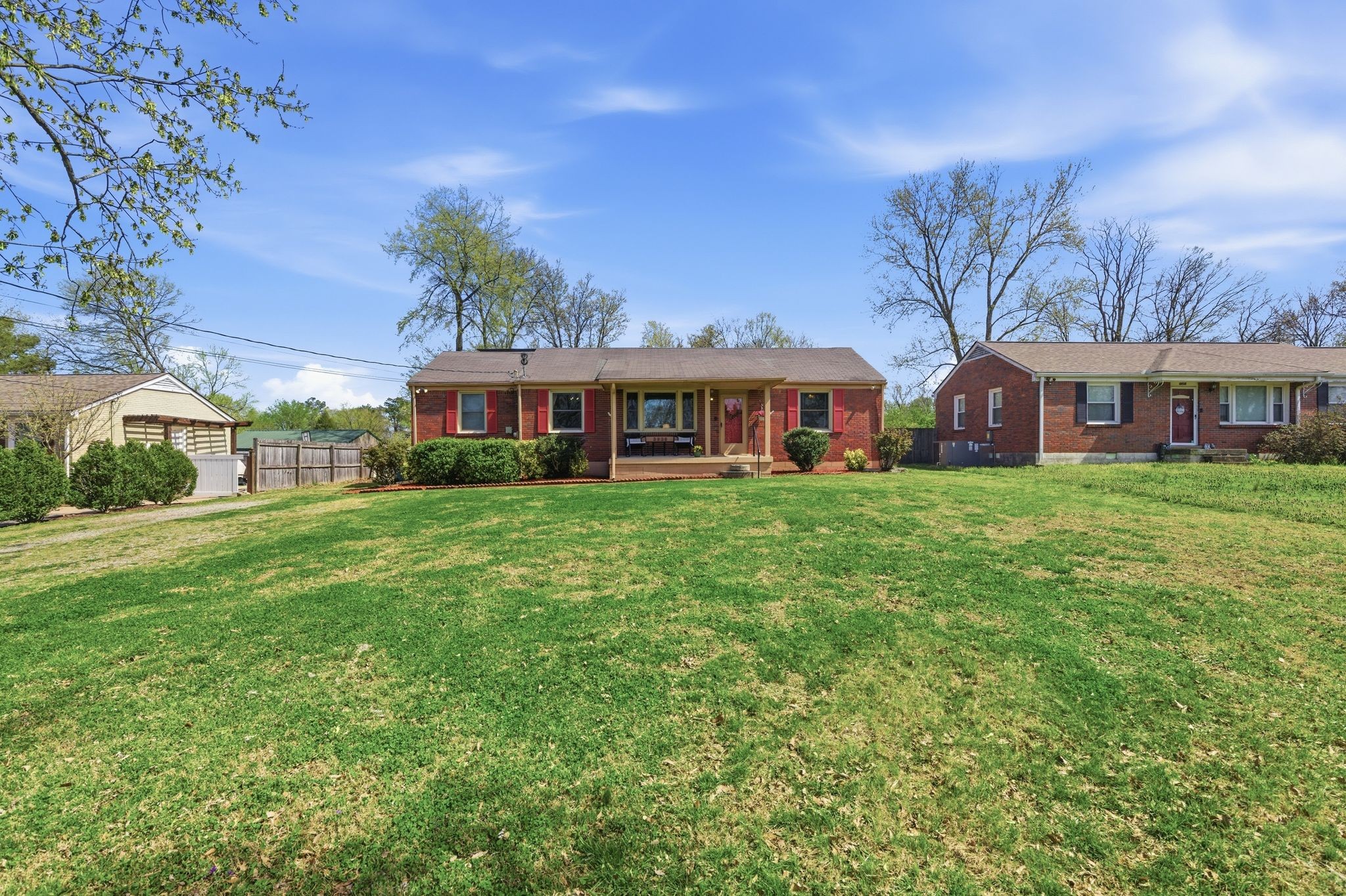 3938 E Ridge Dr