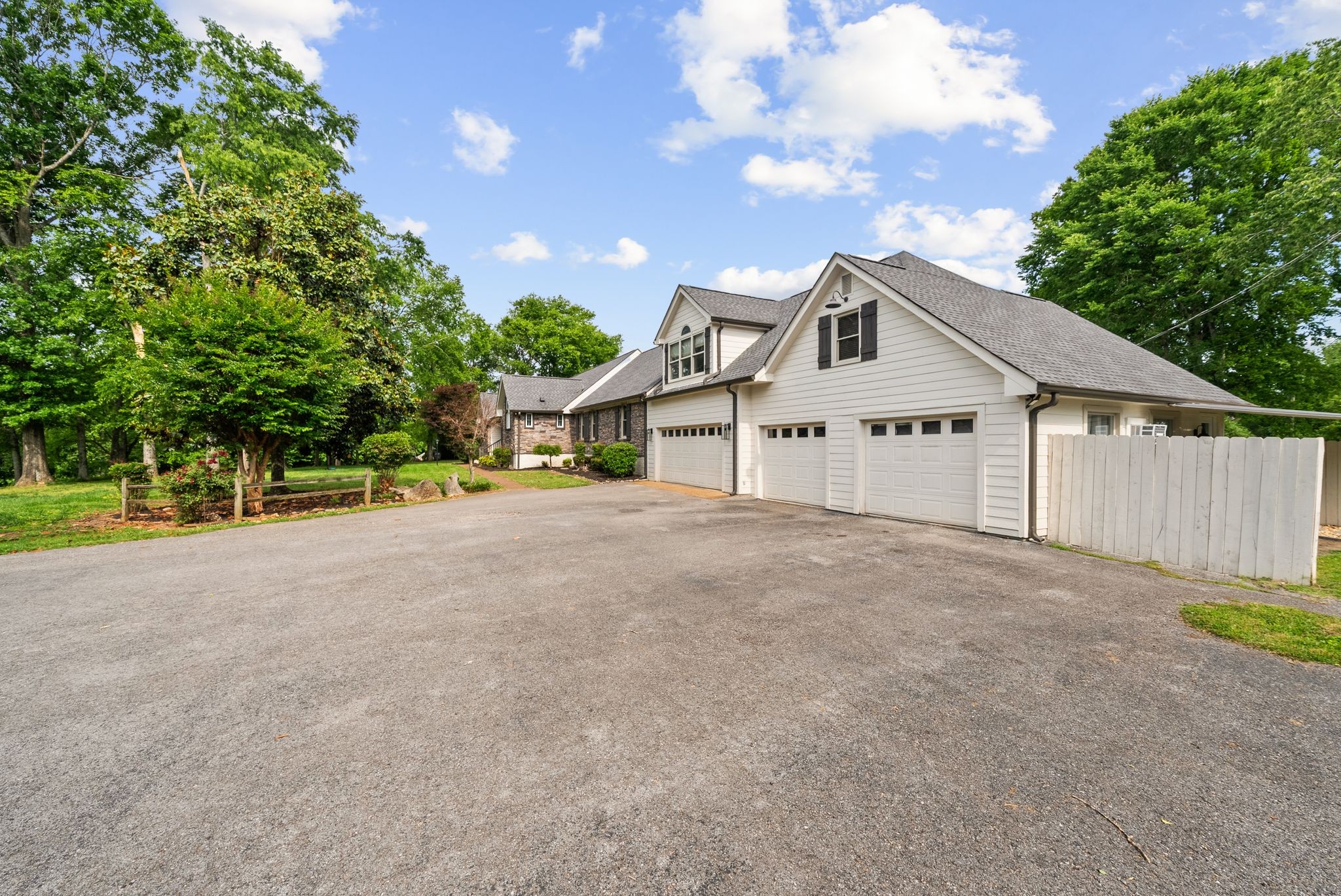 6476 Lickton Pike