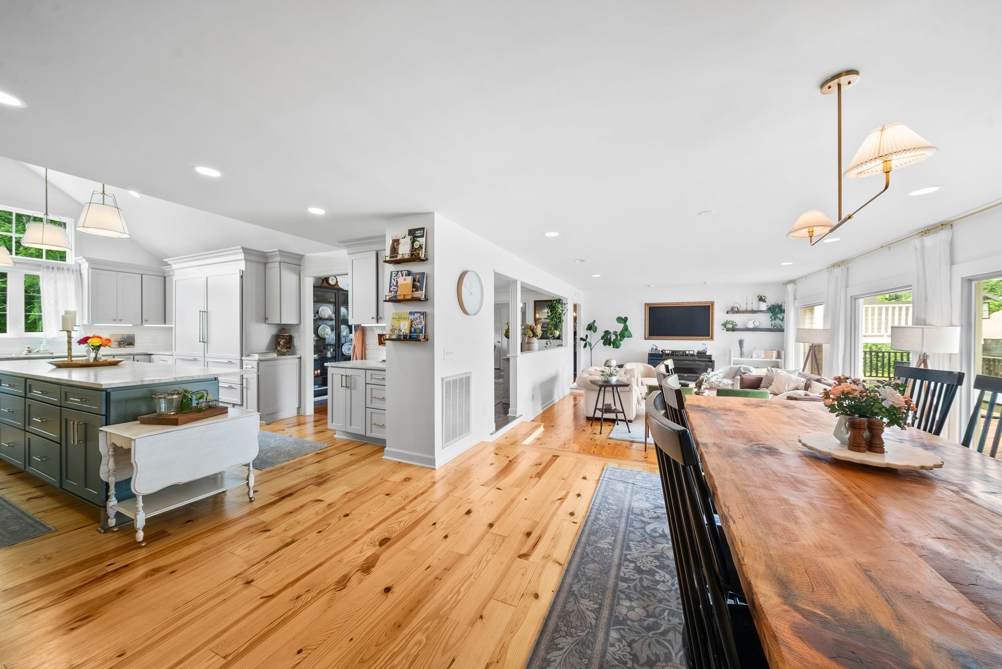 6476 Lickton Pike