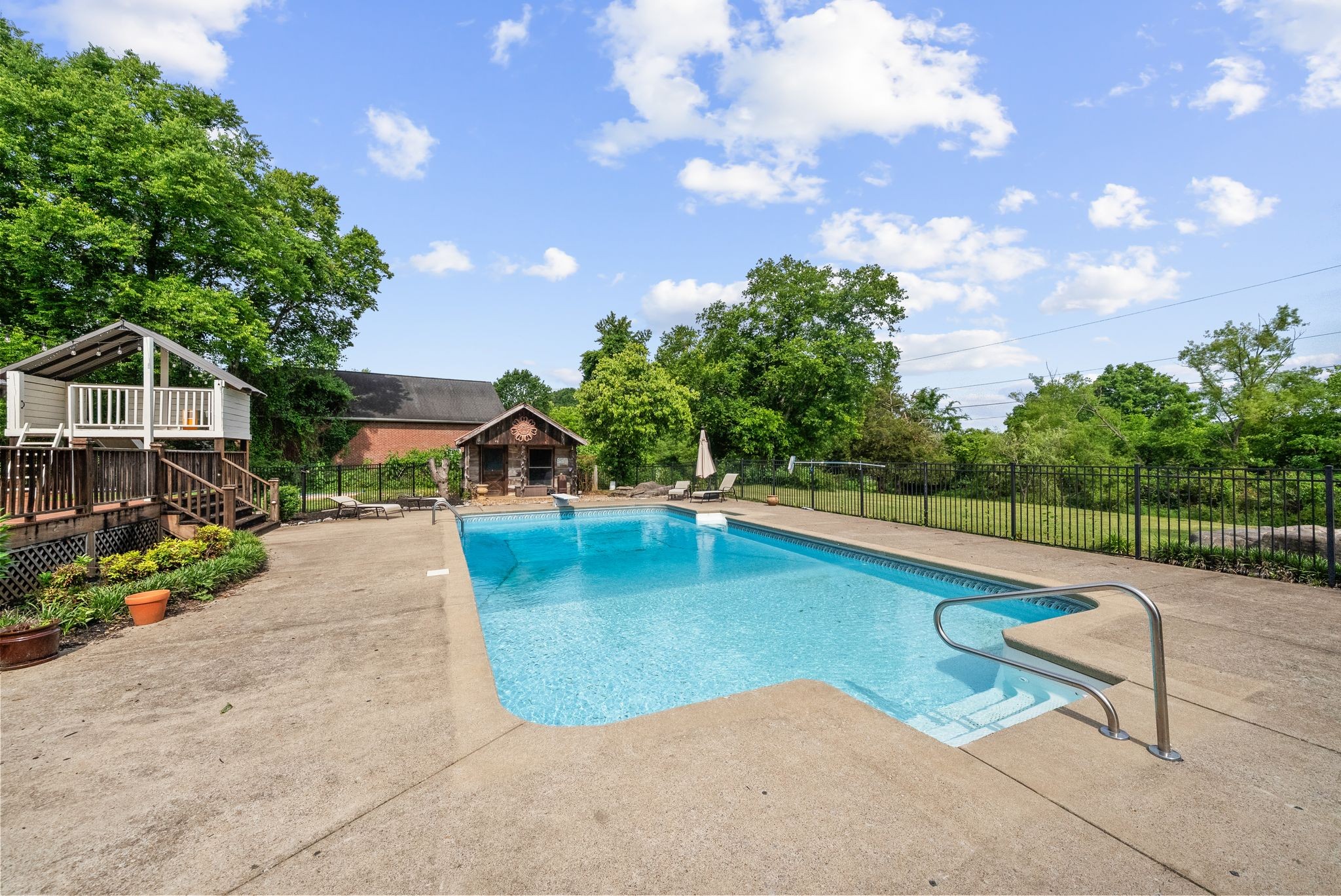 6476 Lickton Pike