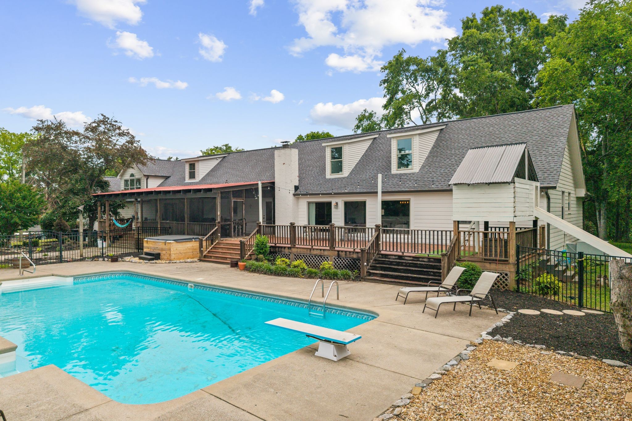 6476 Lickton Pike