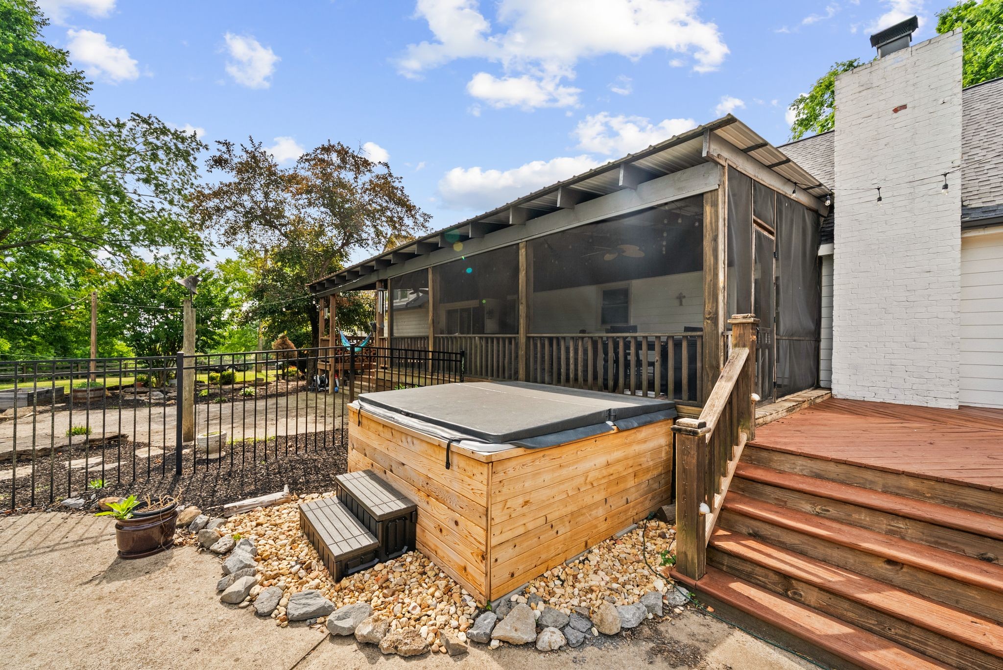 6476 Lickton Pike