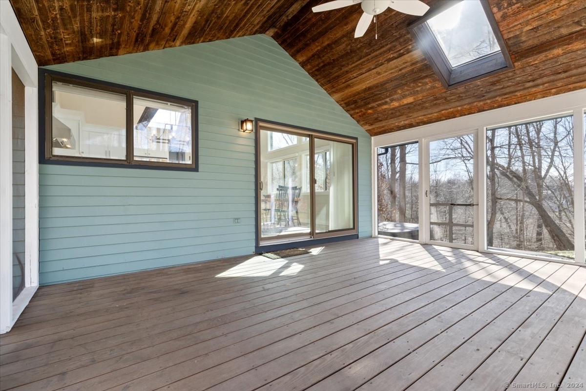 28 Coginchaug Court