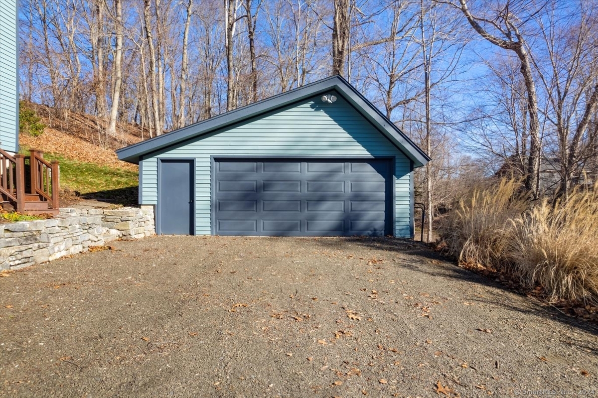 28 Coginchaug Court