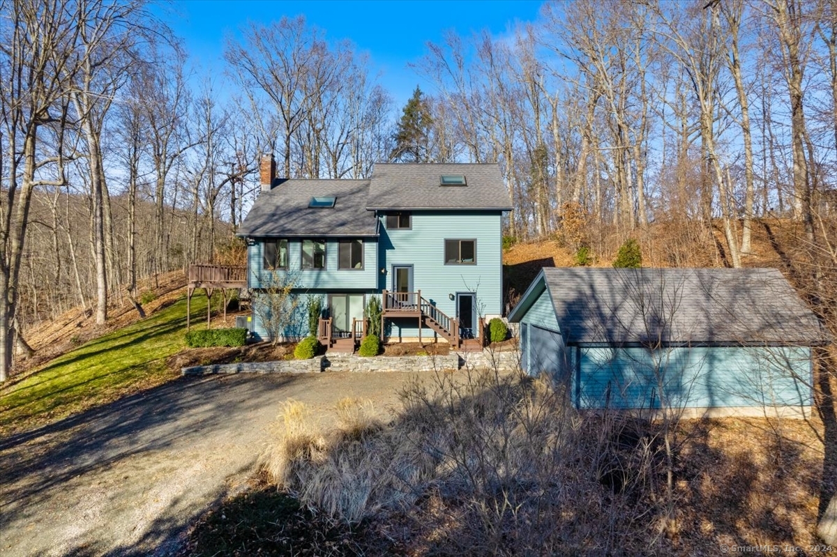 28 Coginchaug Court