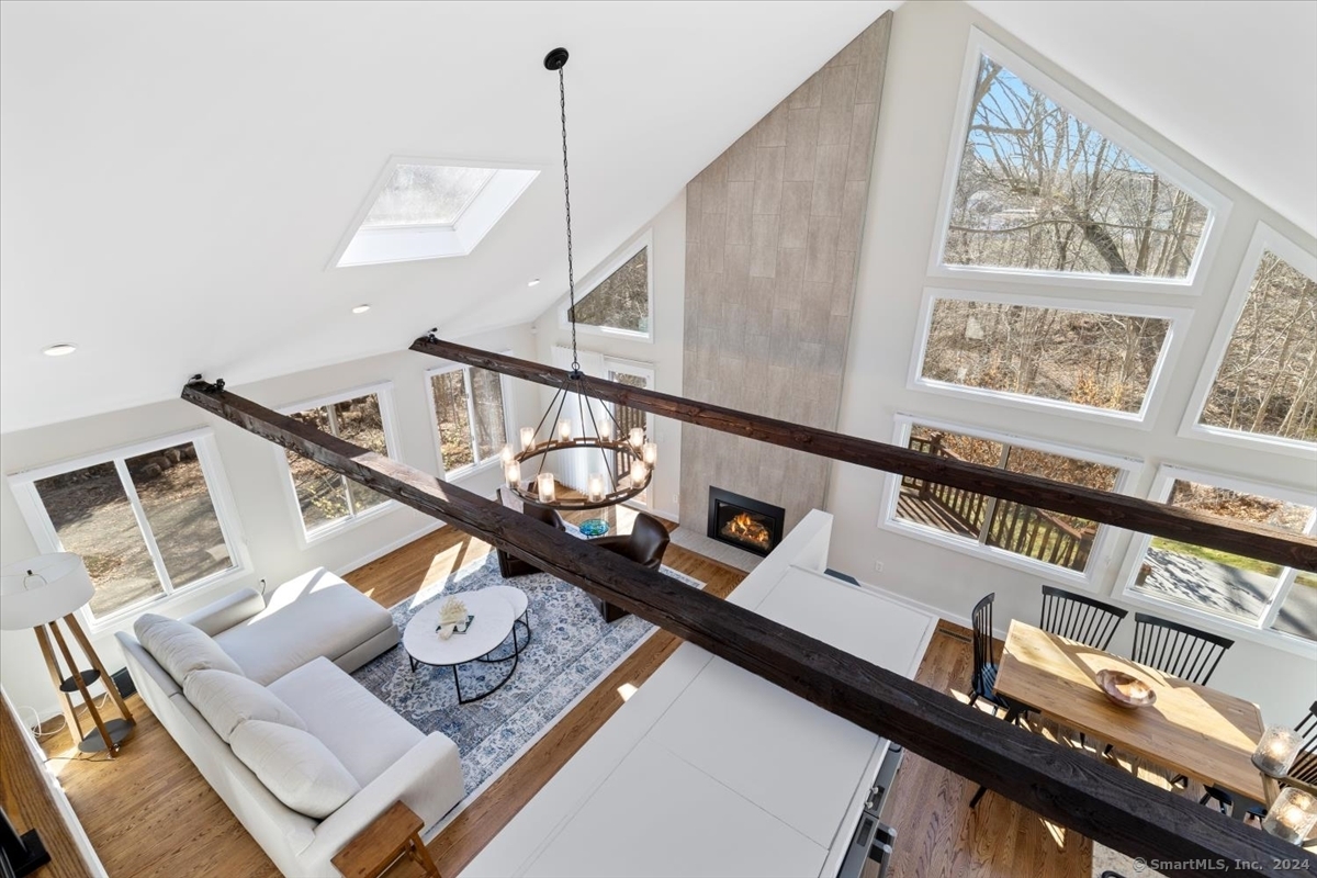 28 Coginchaug Court