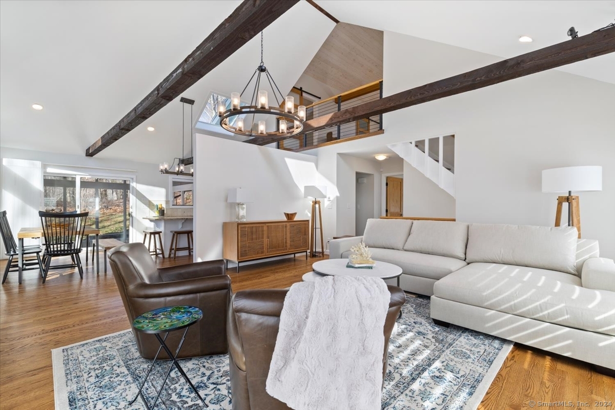 28 Coginchaug Court