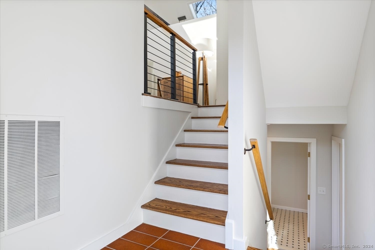 28 Coginchaug Court