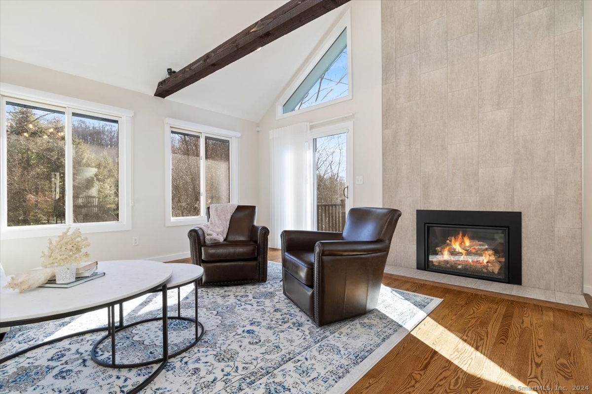 28 Coginchaug Court