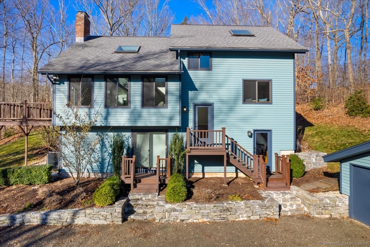 28 Coginchaug Court
