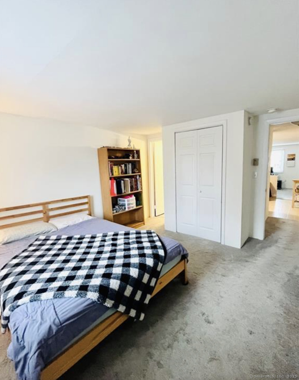 10 Russell Street APT 10