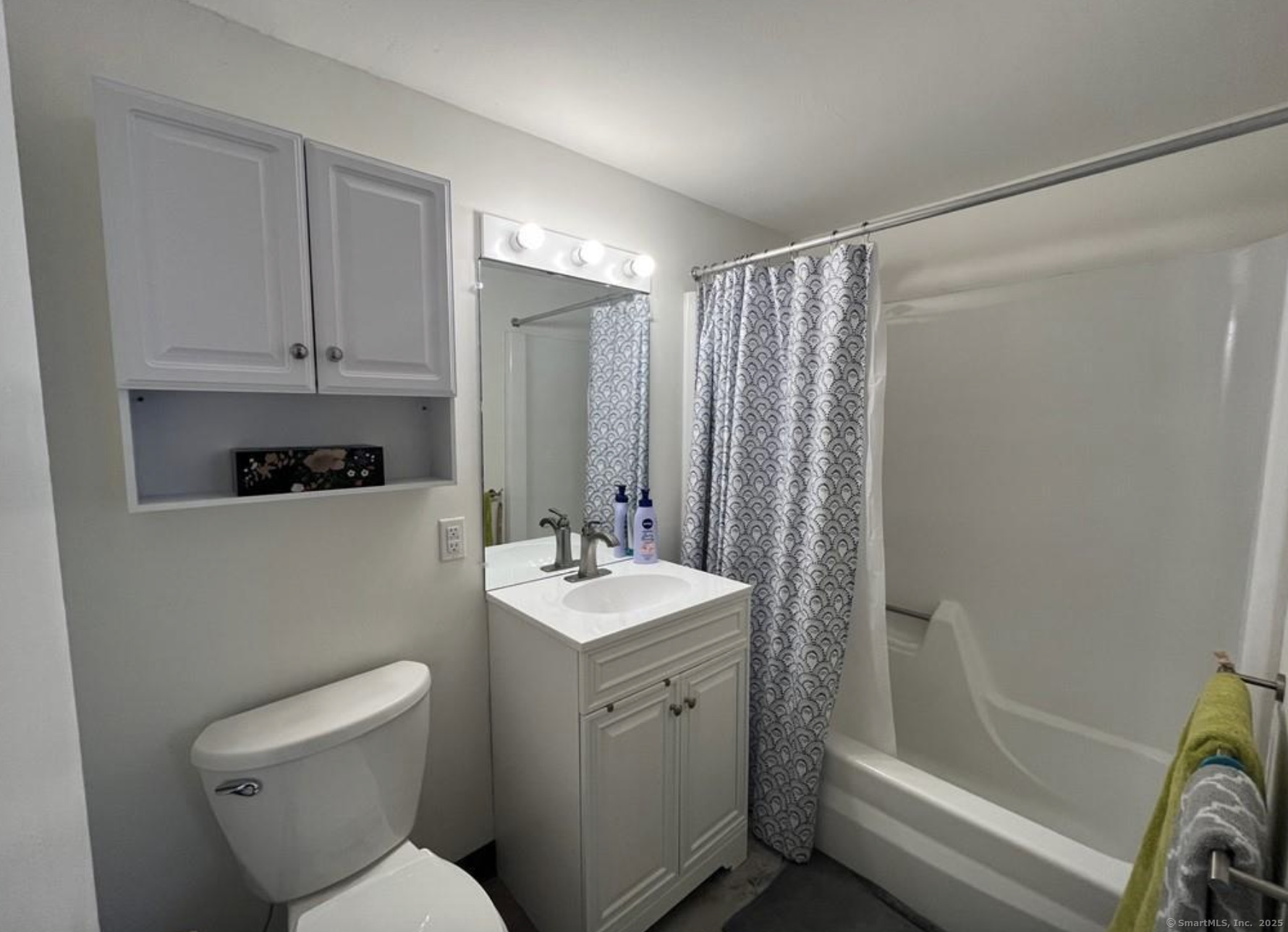 10 Russell Street APT 10
