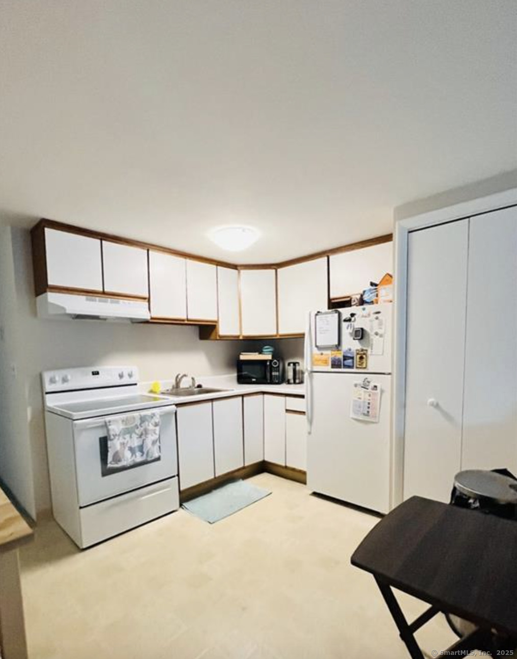 10 Russell Street APT 10