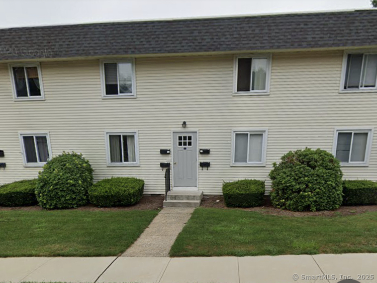 10 Russell Street APT 10