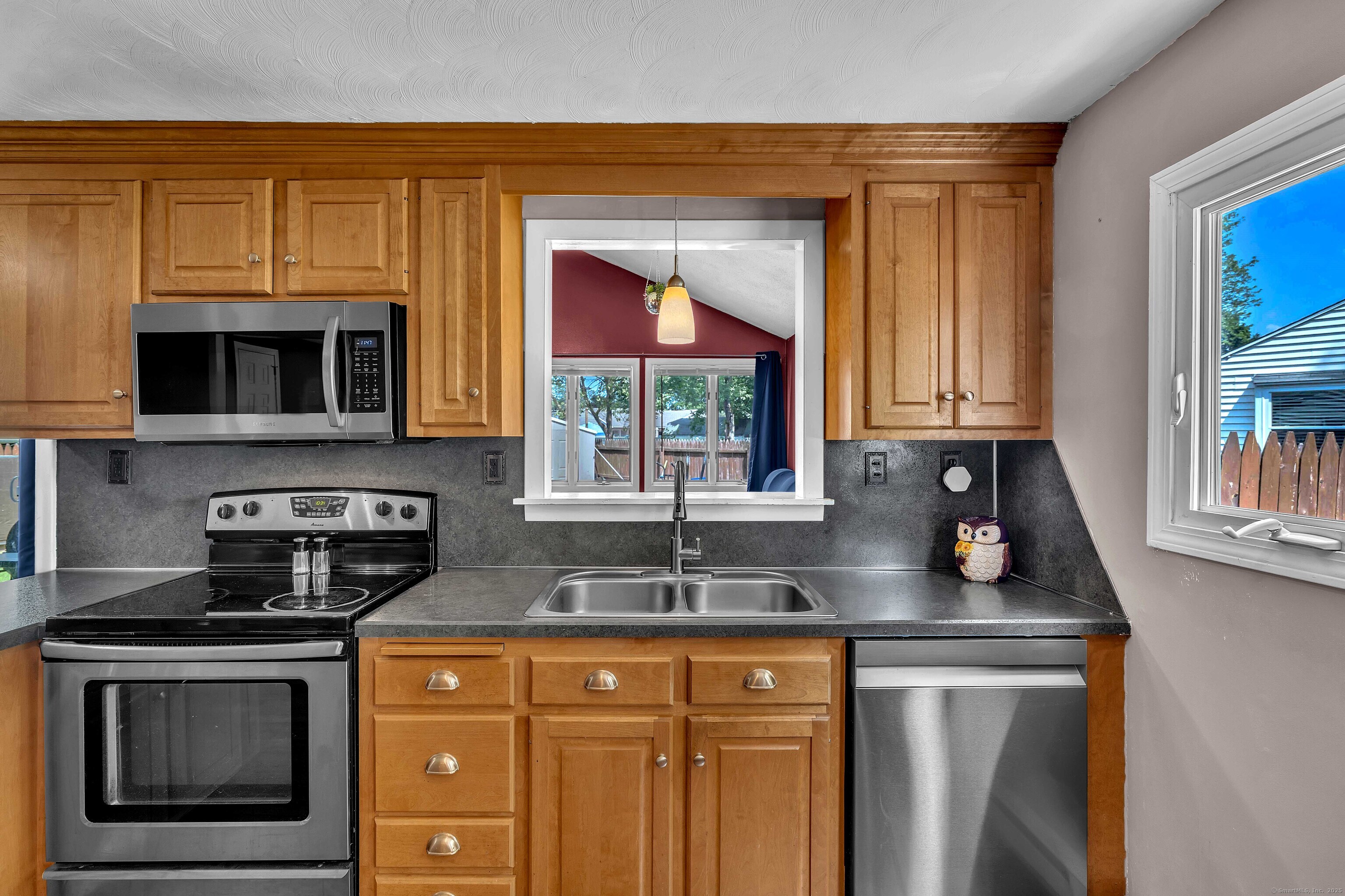 6 Pinecrest Drive