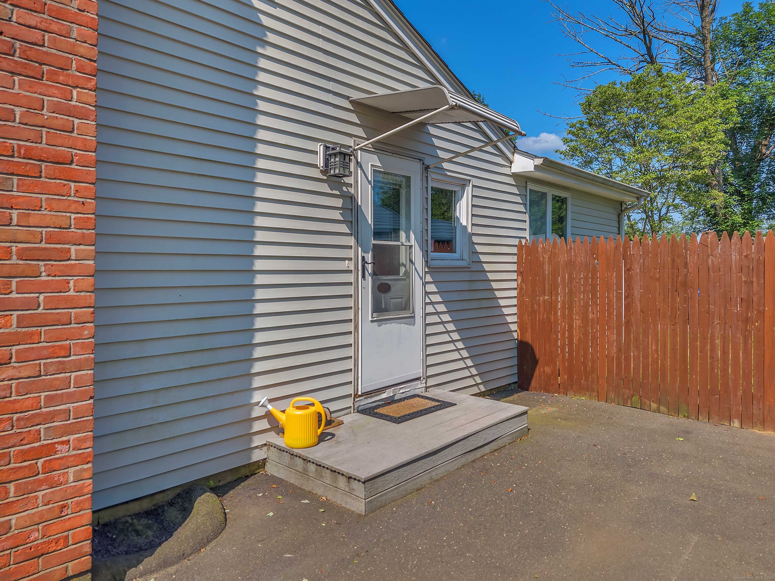 6 Pinecrest Drive