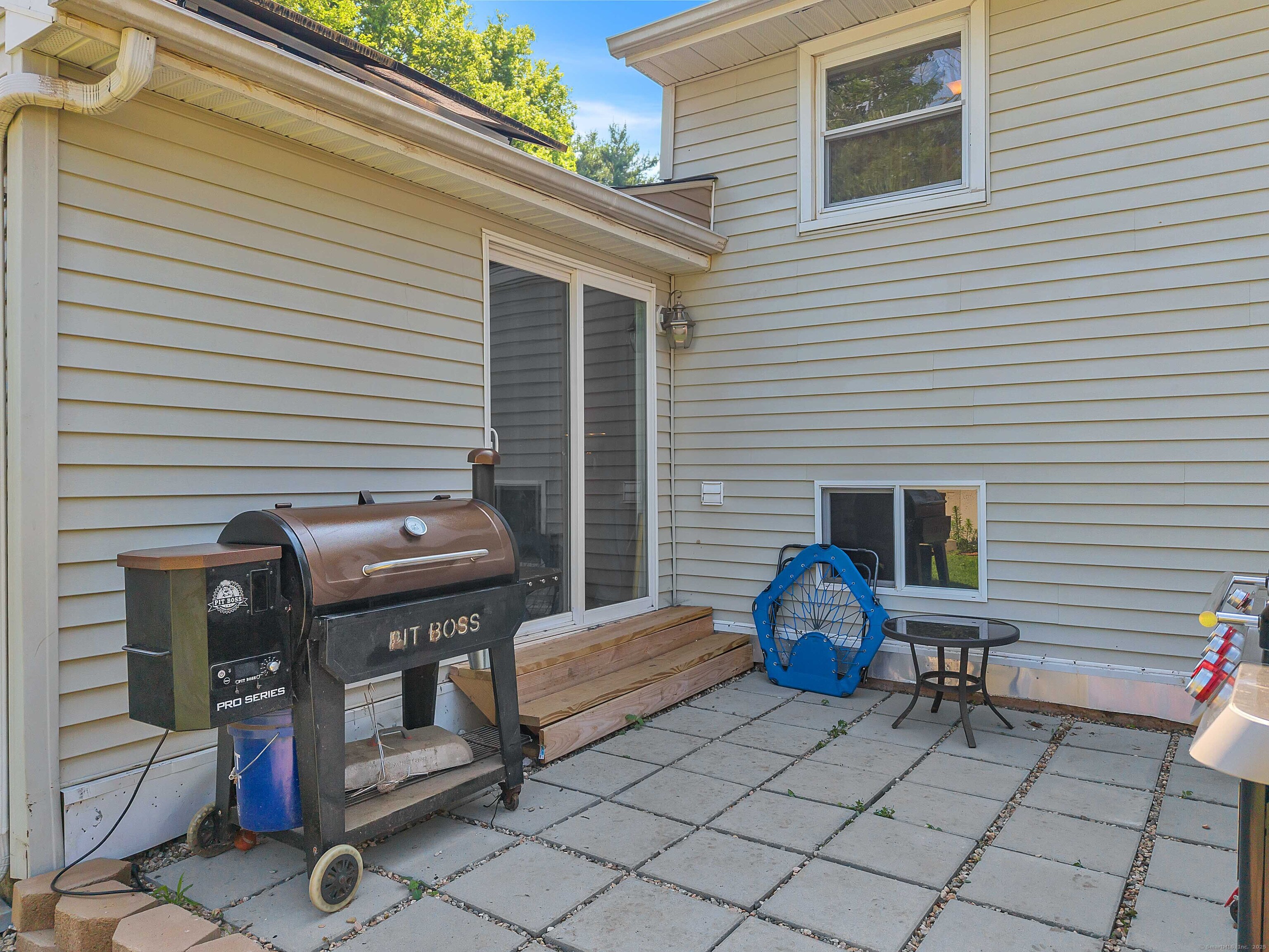 6 Pinecrest Drive