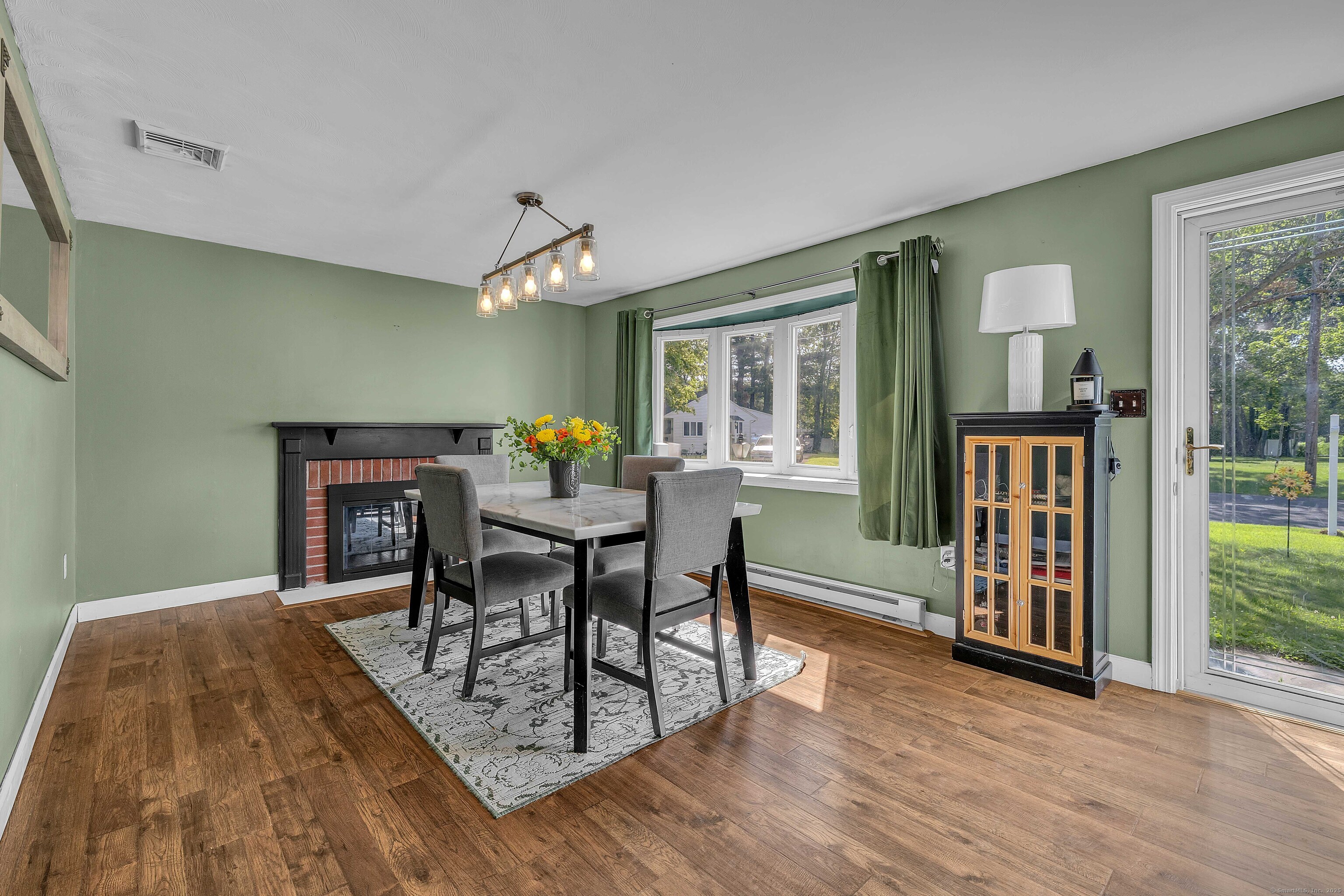 6 Pinecrest Drive