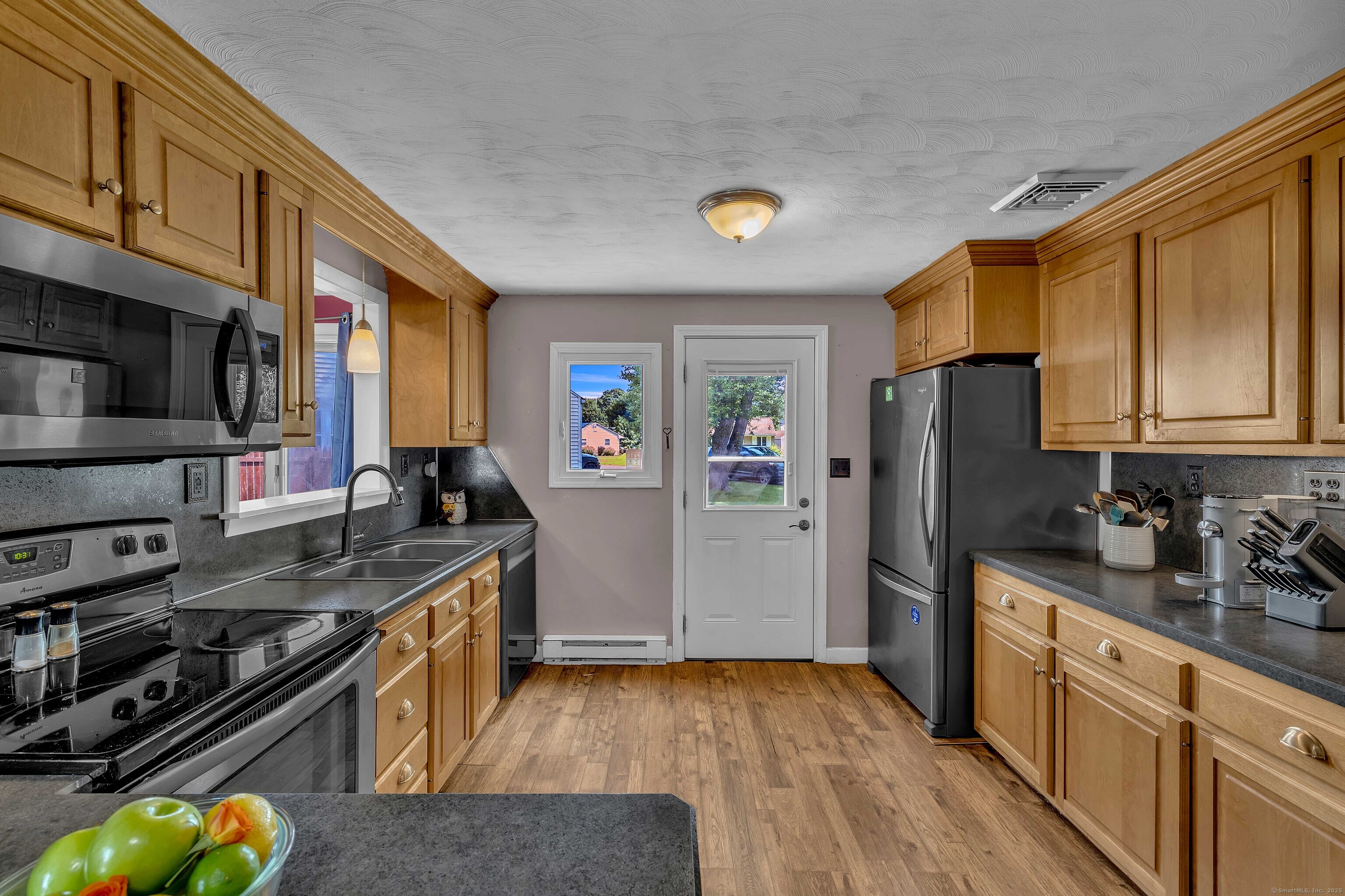 6 Pinecrest Drive