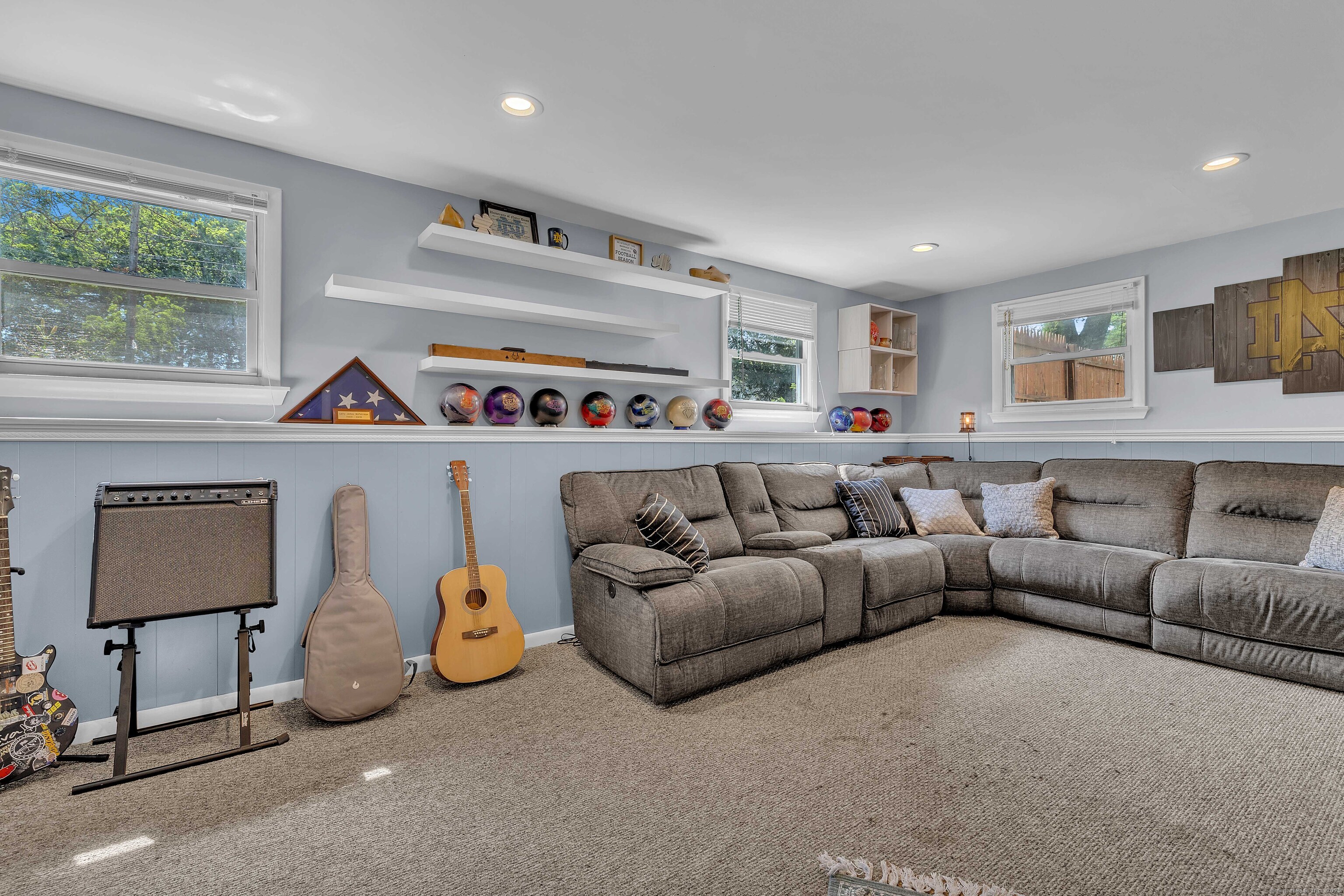 6 Pinecrest Drive