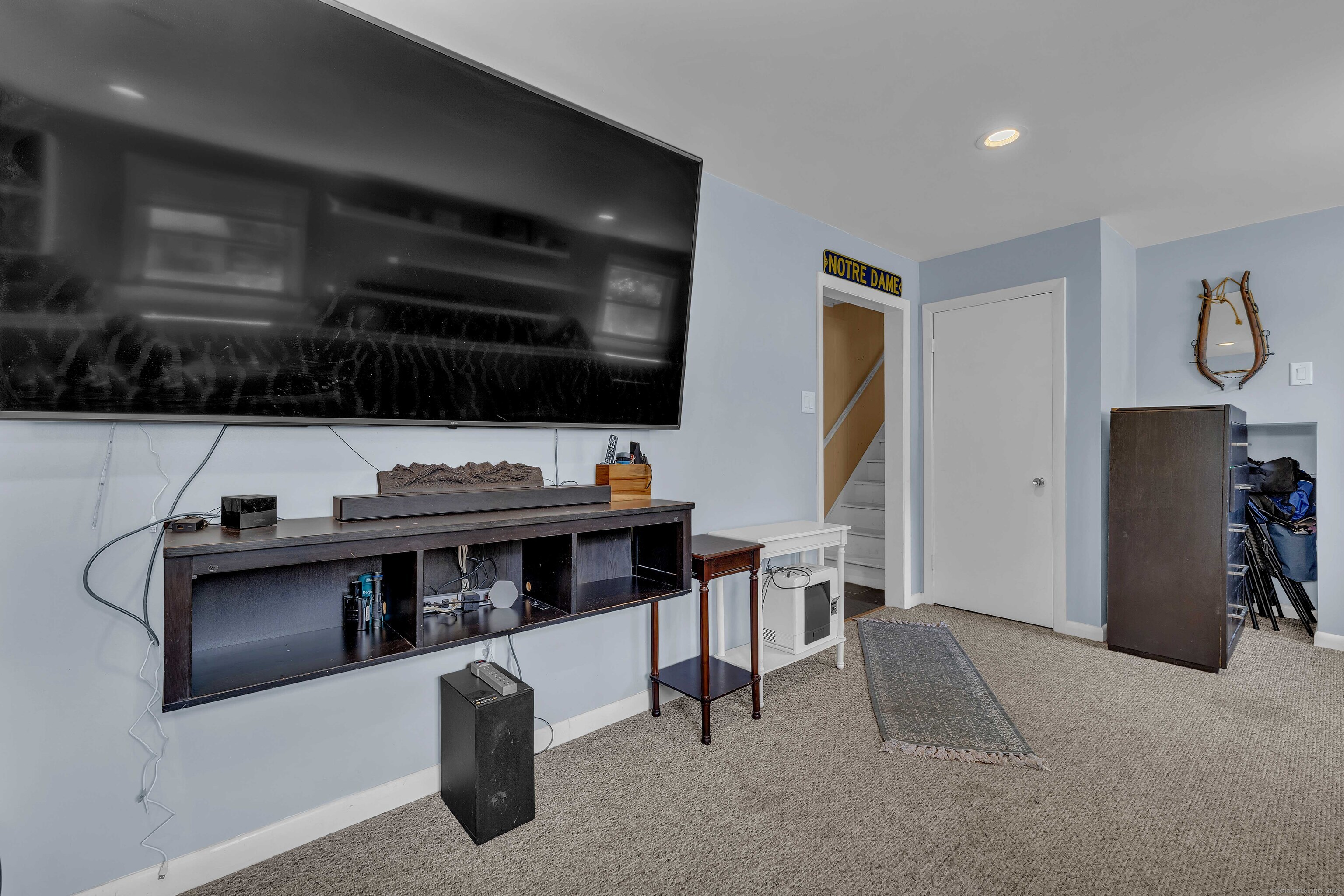 6 Pinecrest Drive