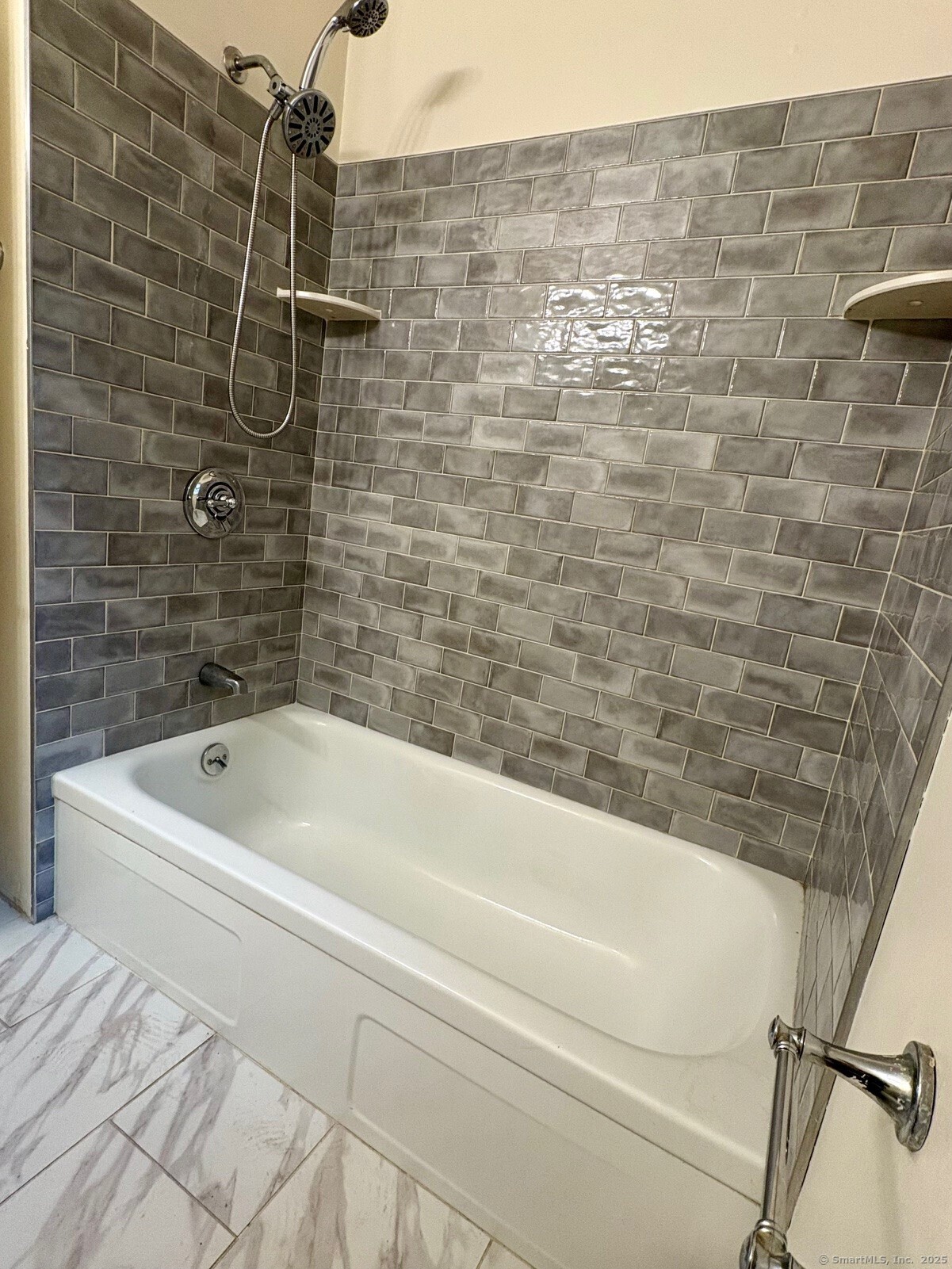 1730 State Street APT 208
