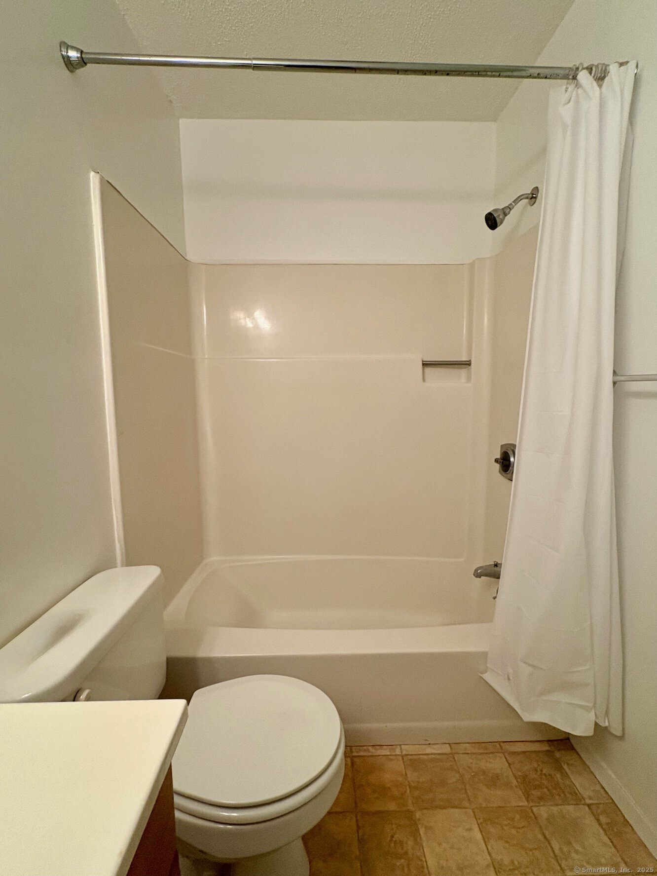 3699 Broadbridge Avenue 208