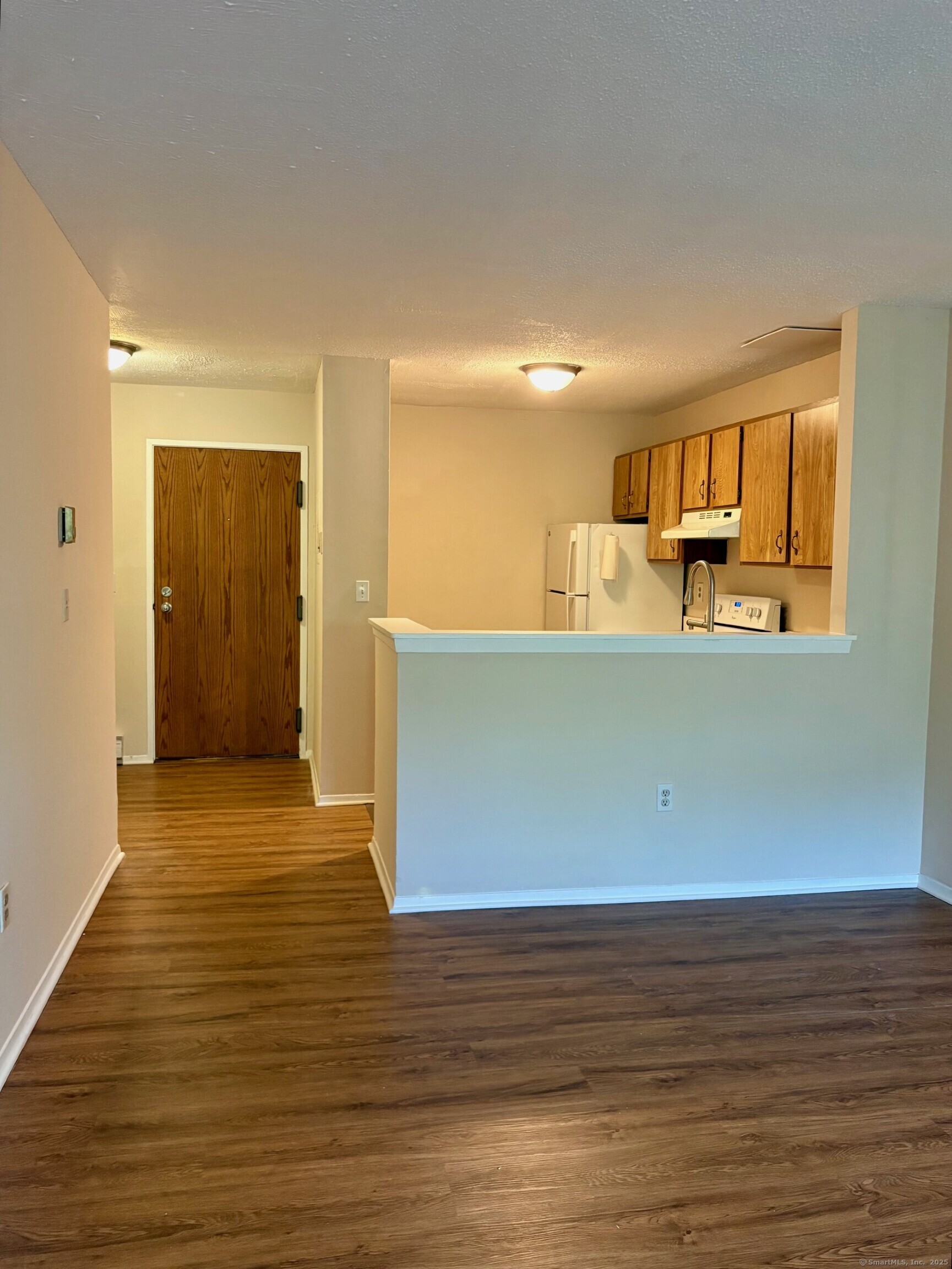 3699 Broadbridge Avenue 208