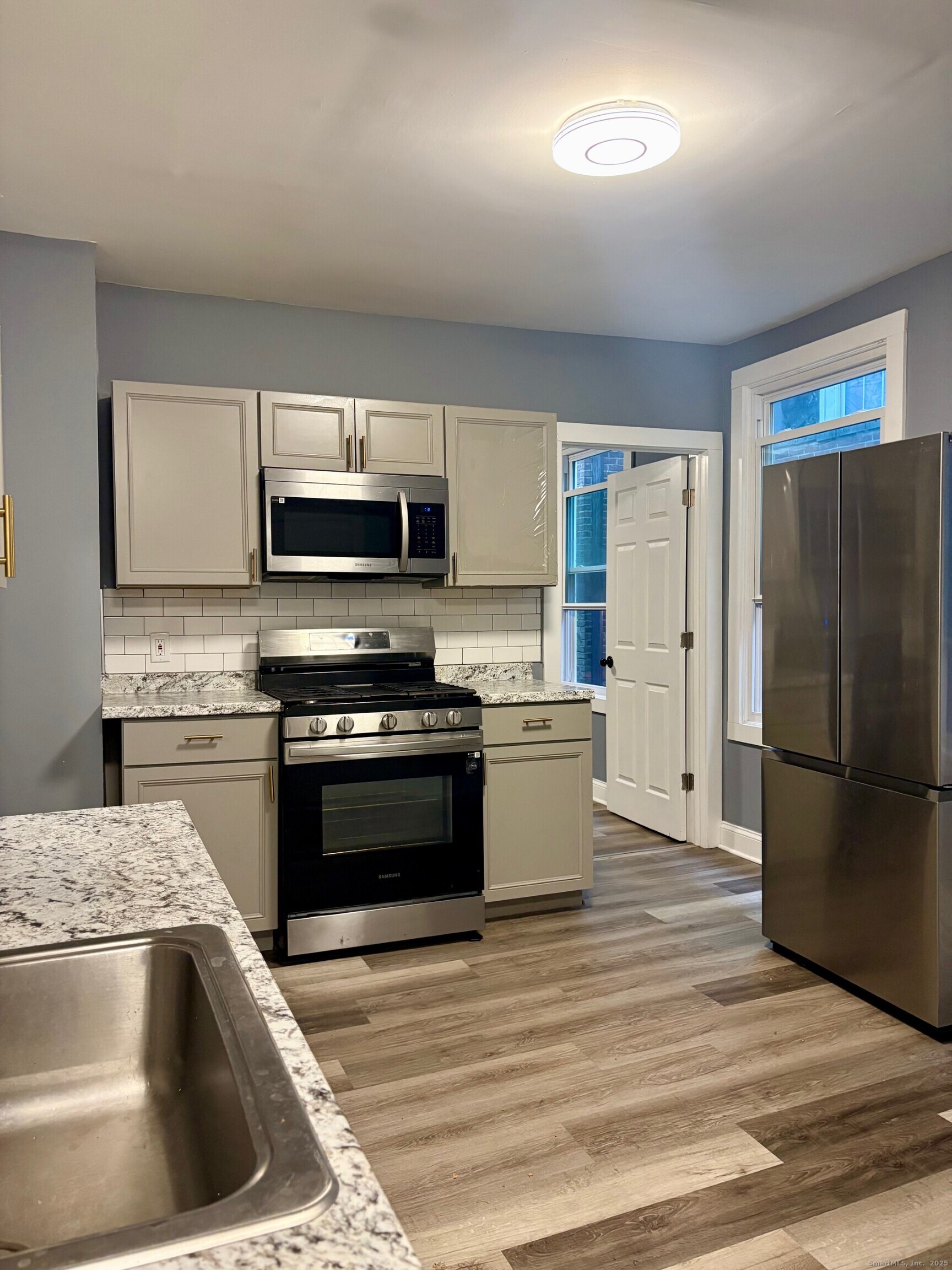 8 Read Street 2nd Floor