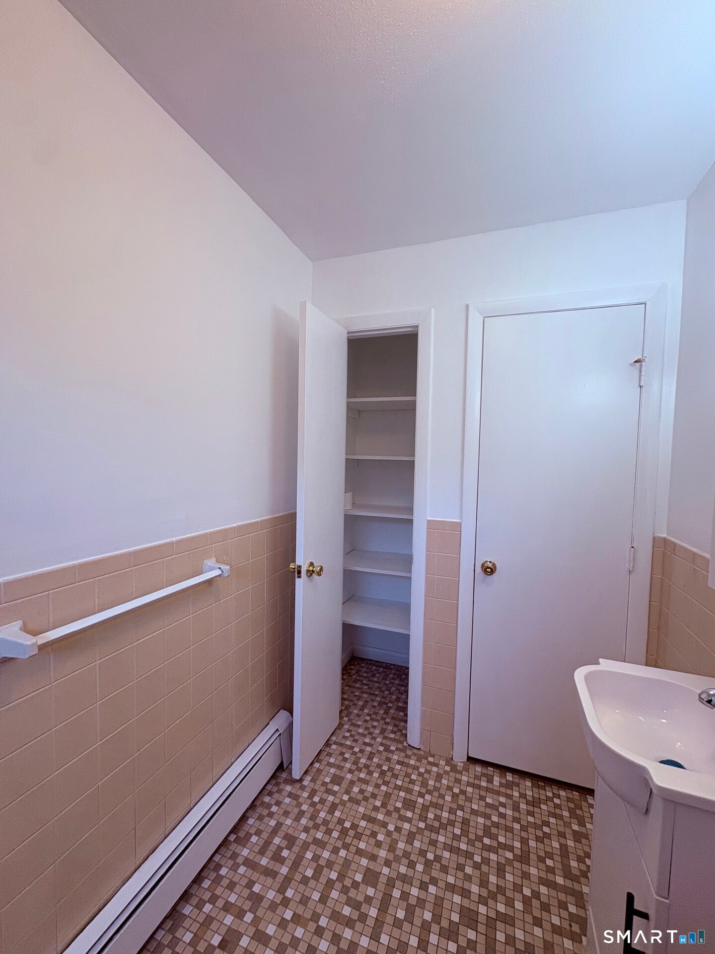 1125 Waterbury Road APT 1C