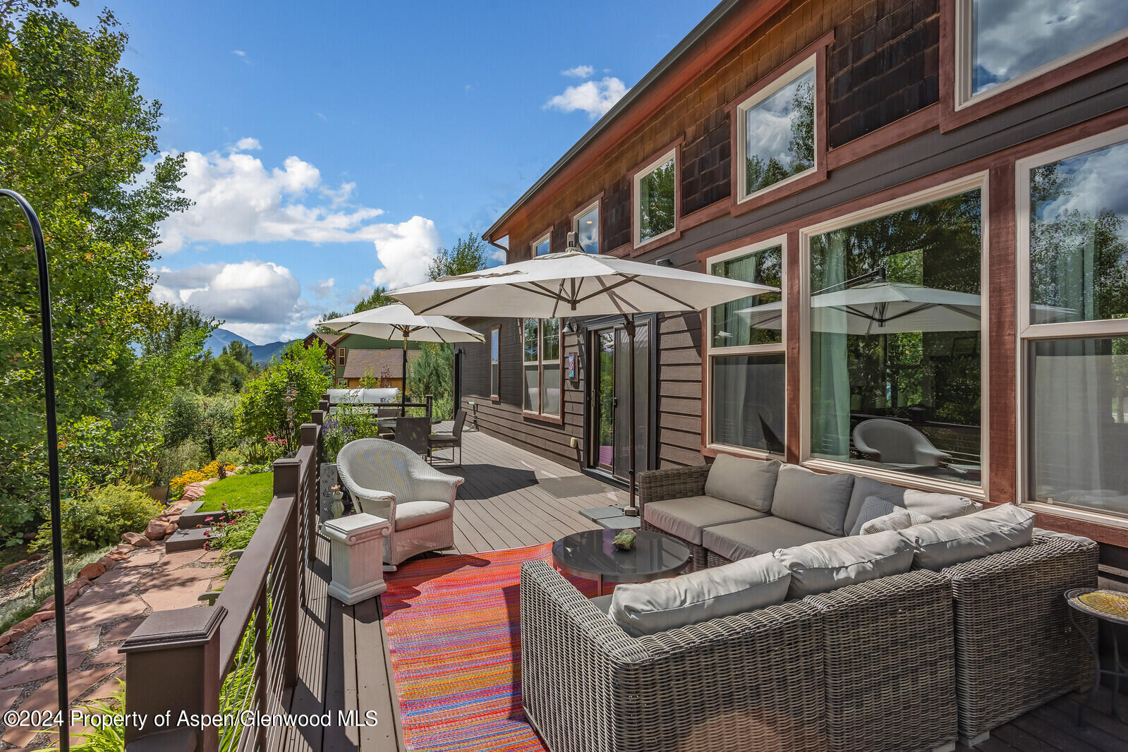 64 White Peaks Ln