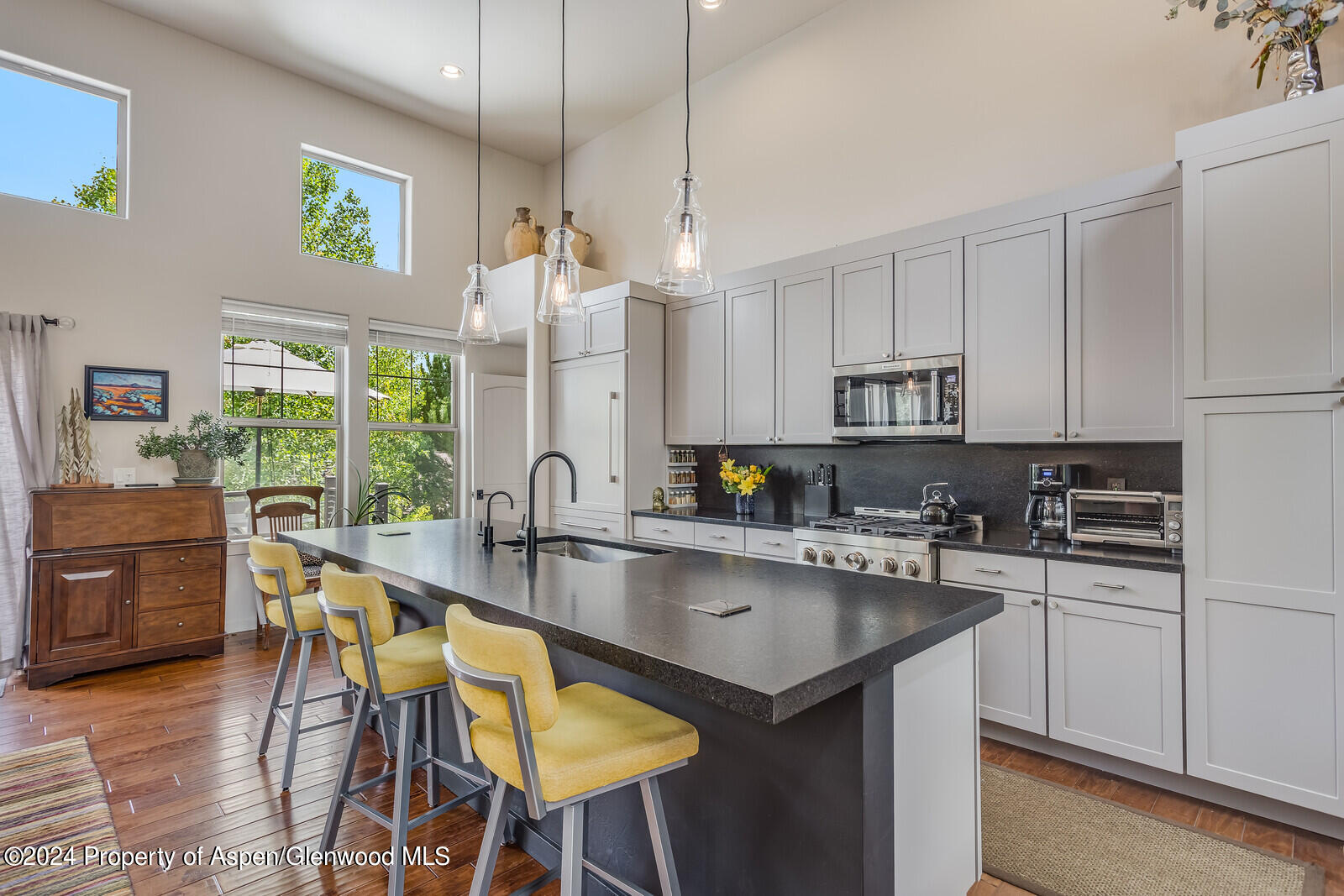 64 White Peaks Ln