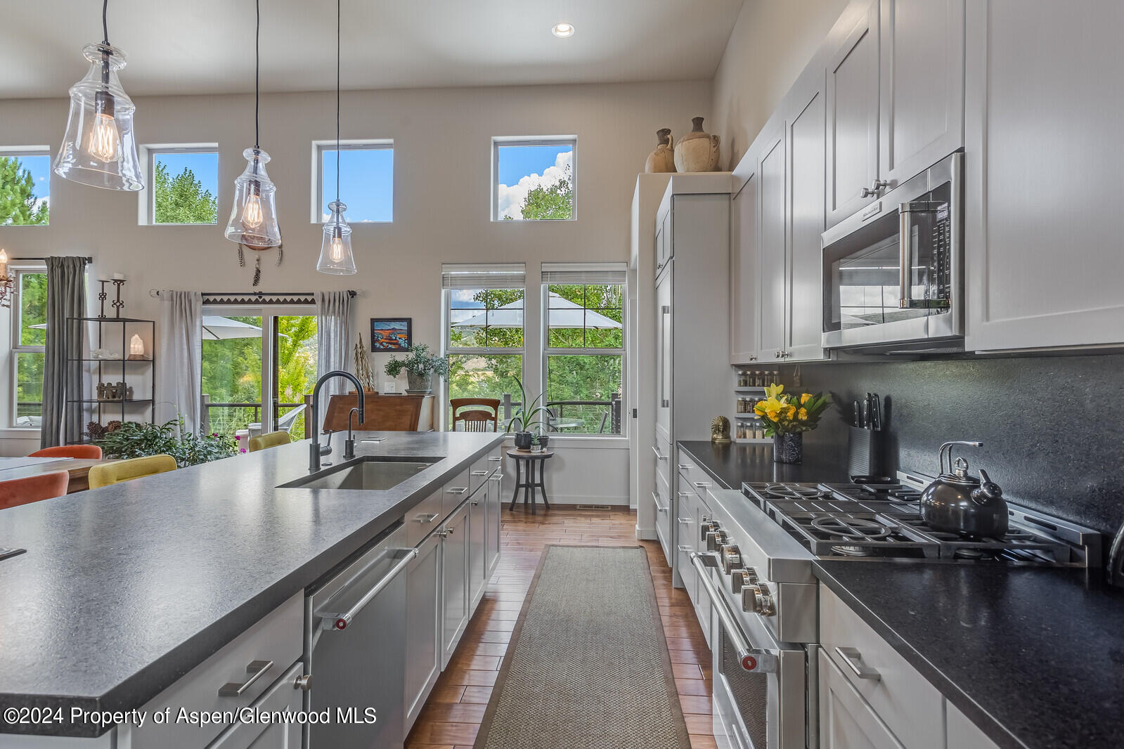 64 White Peaks Ln