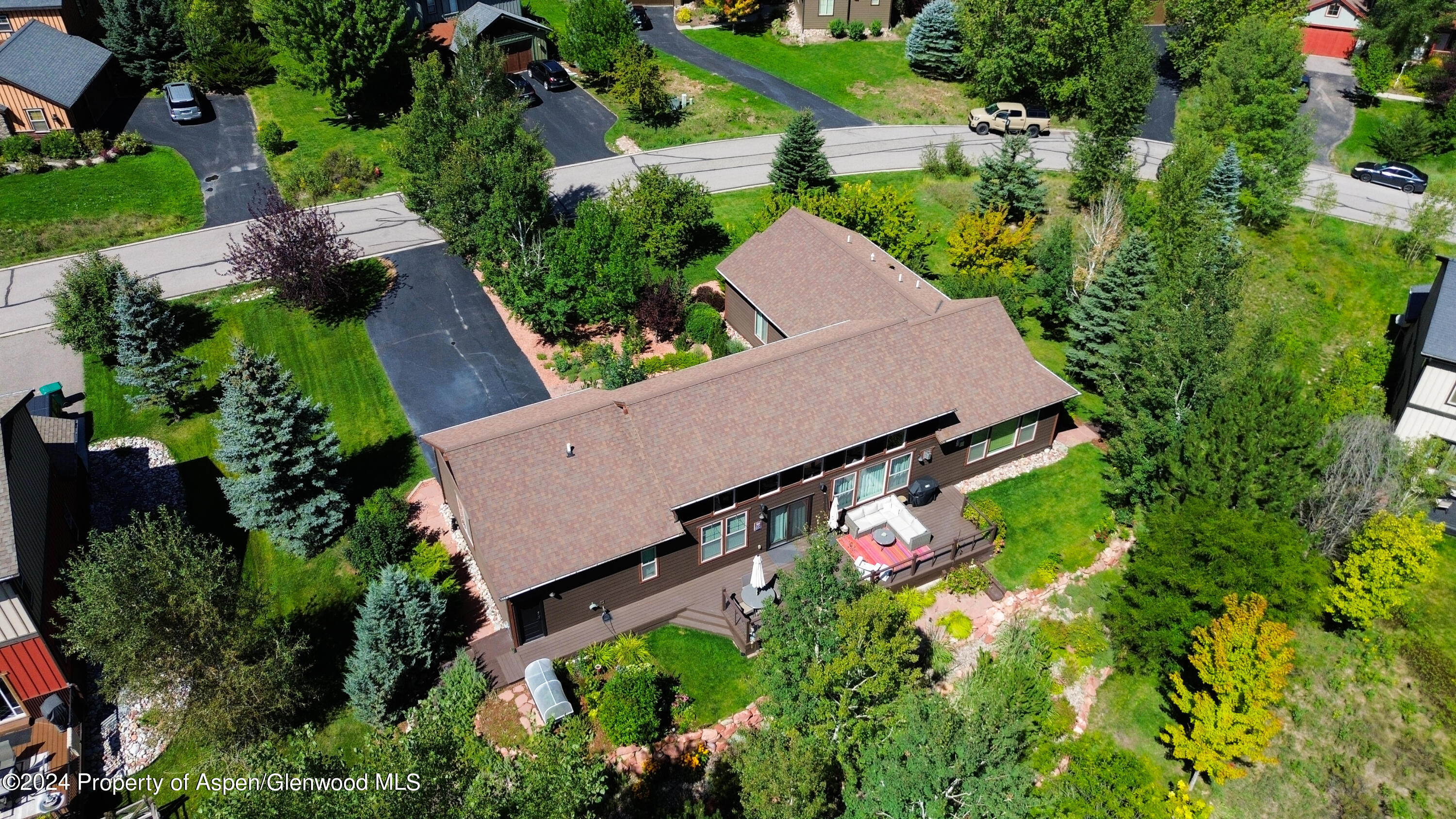 64 White Peaks Ln