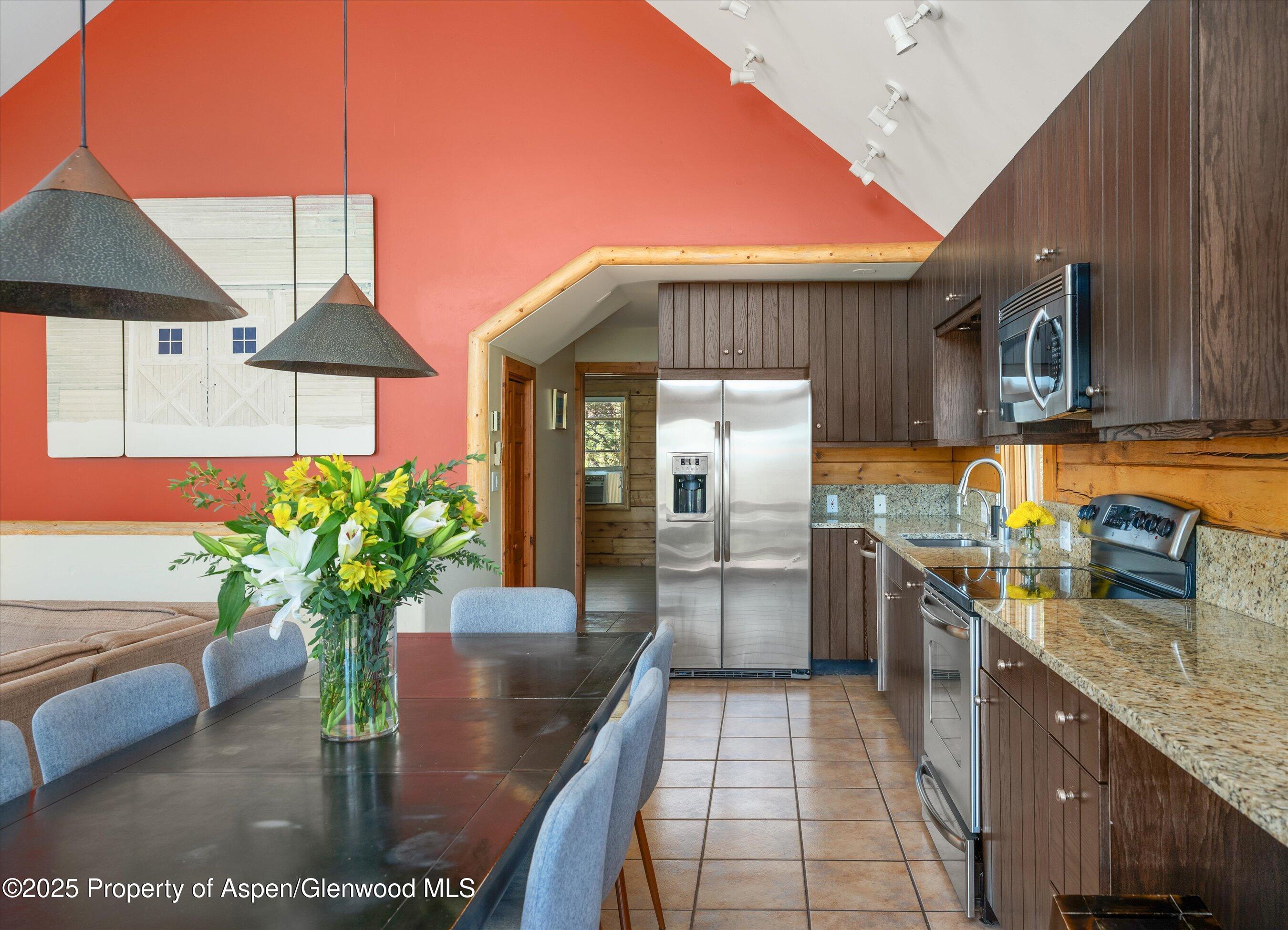 1436 Hooks Spur Road