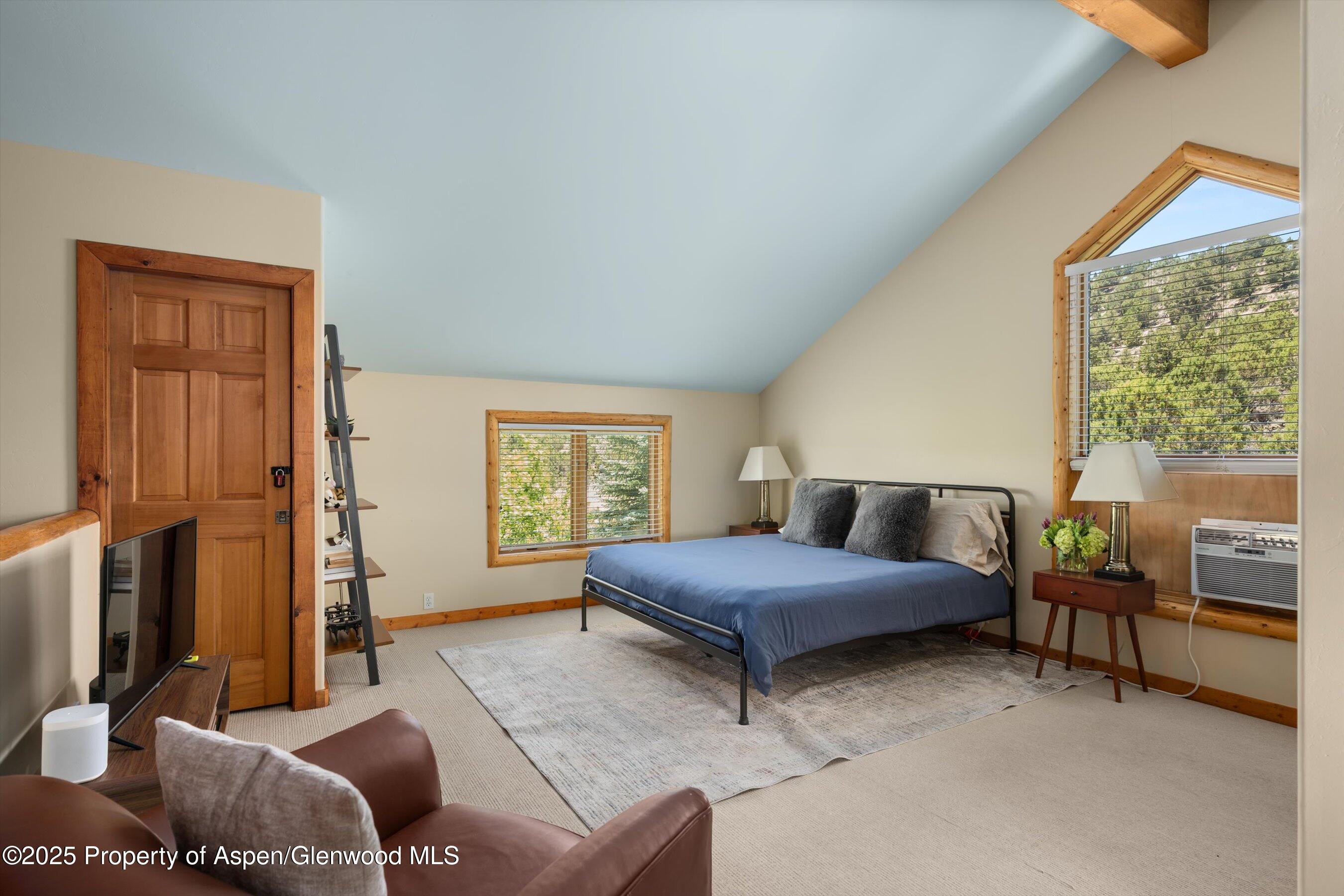 1436 Hooks Spur Road