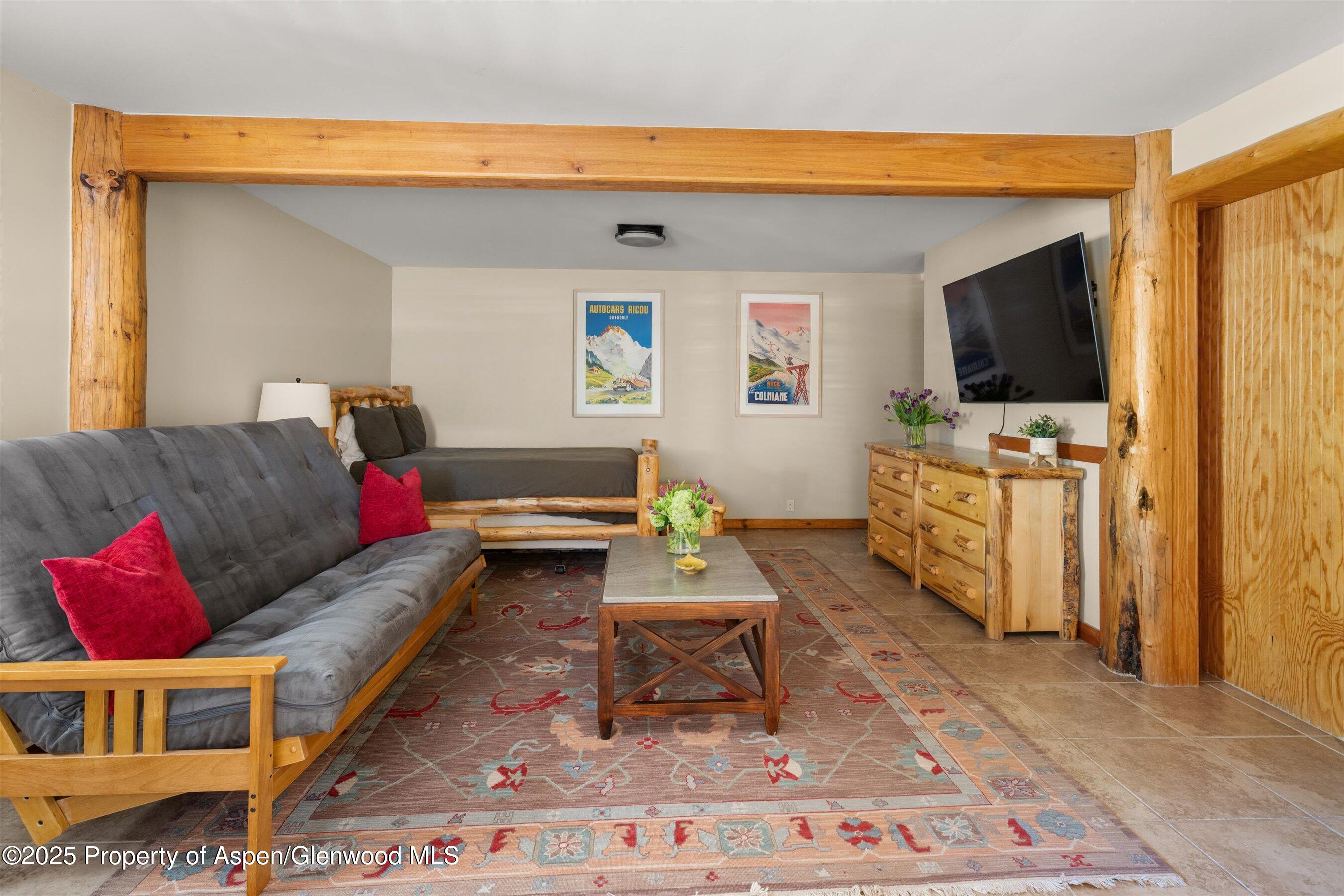 1436 Hooks Spur Road