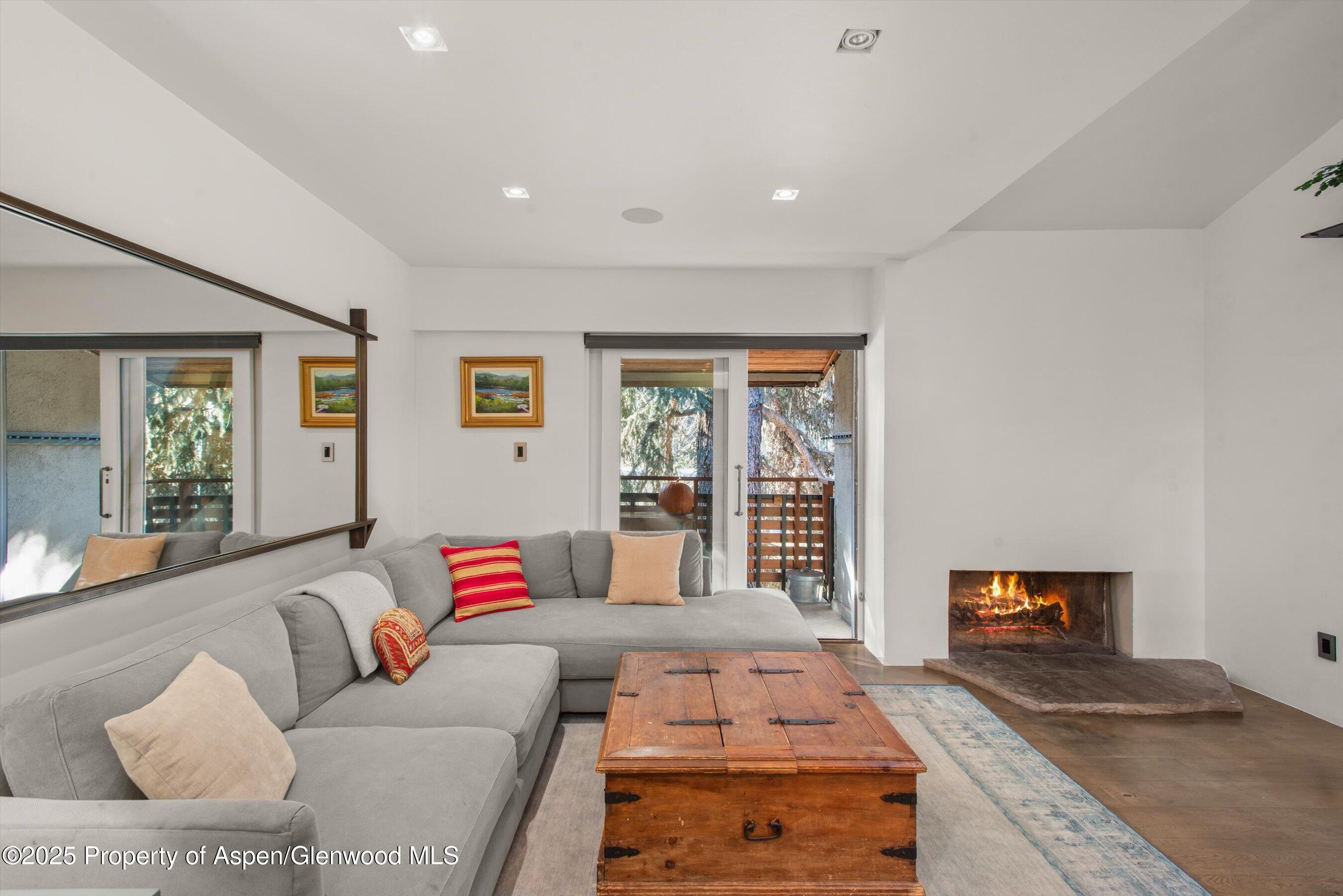 910 W W Hallam St Street, Unit 11