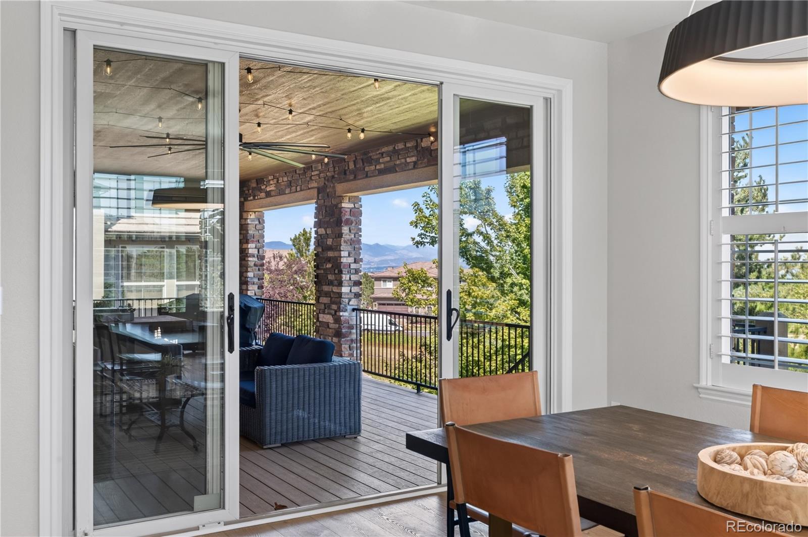 255 Maplehurst Point