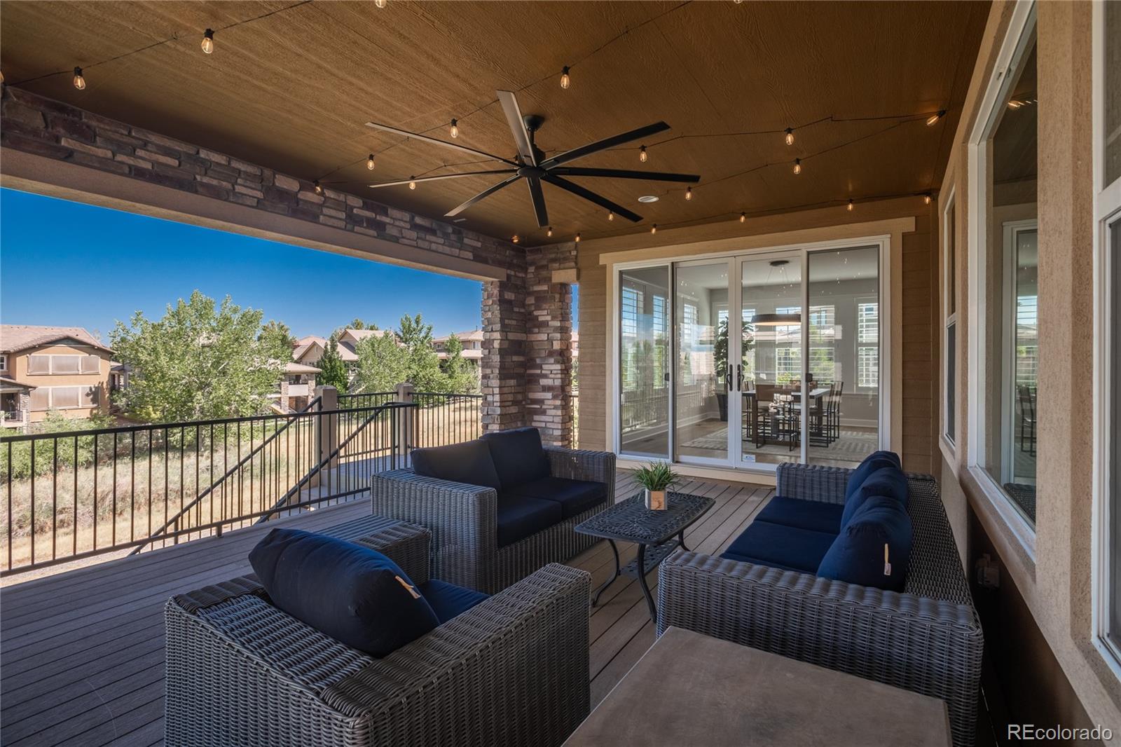 255 Maplehurst Point
