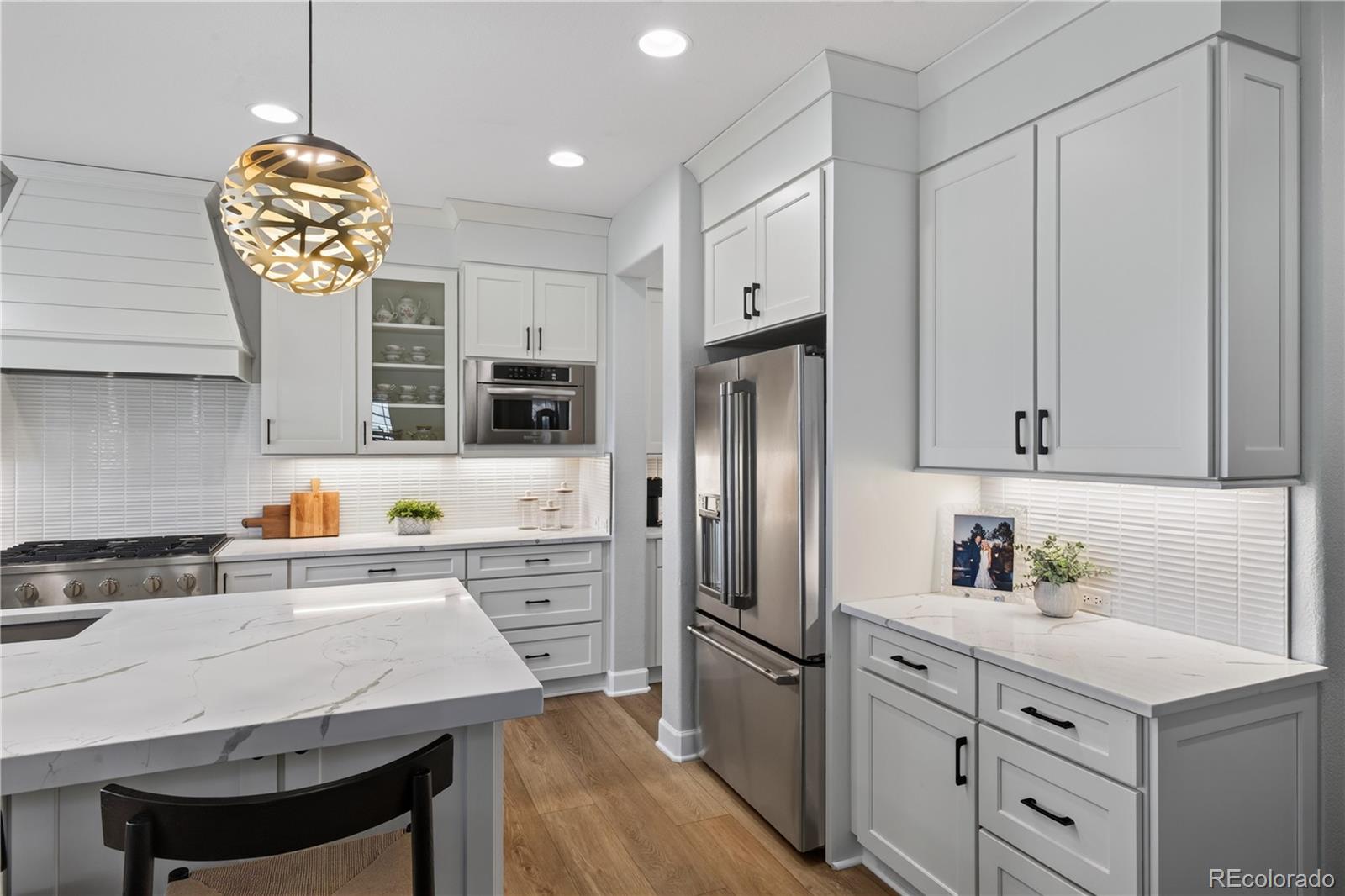 255 Maplehurst Point