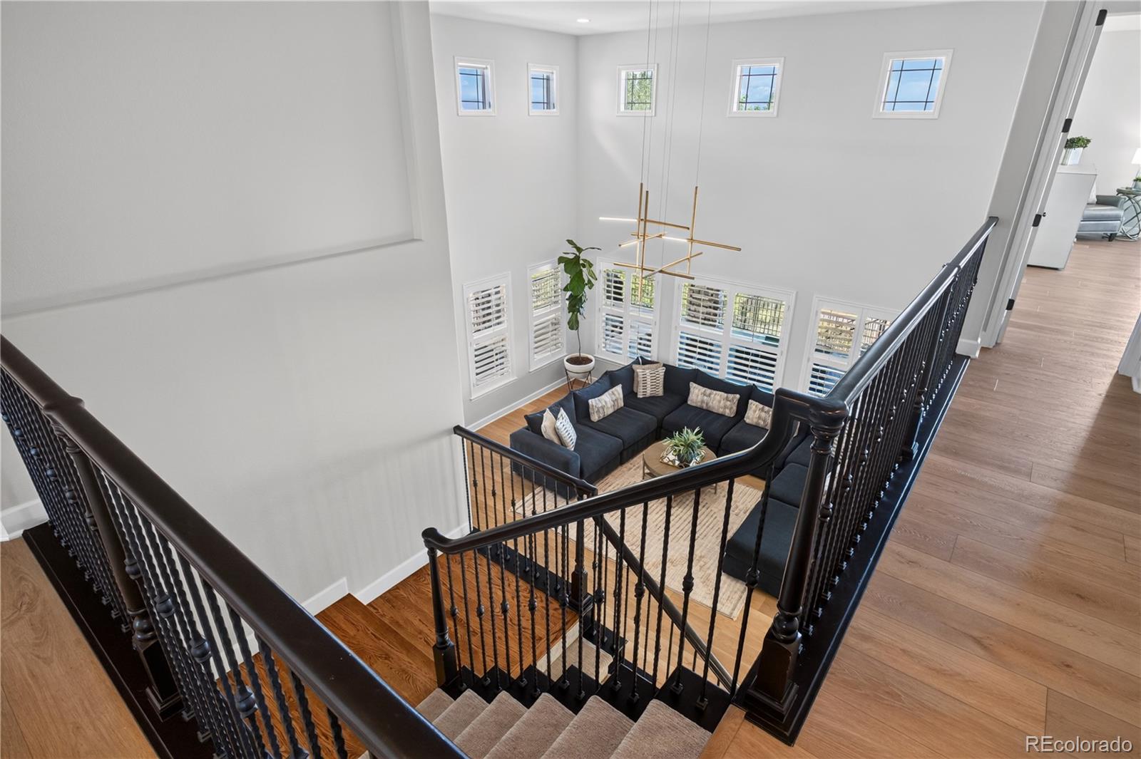 255 Maplehurst Point