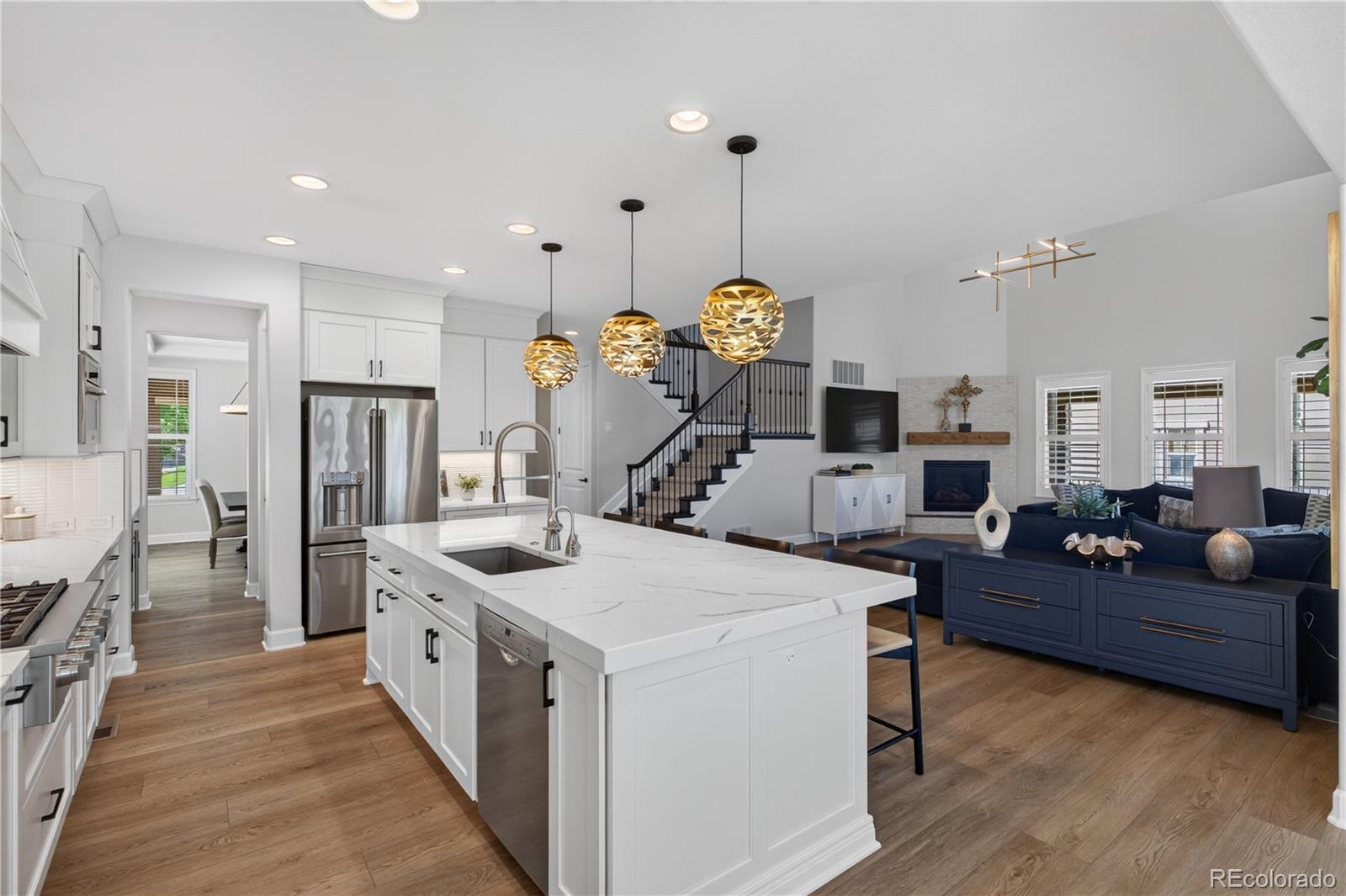 255 Maplehurst Point