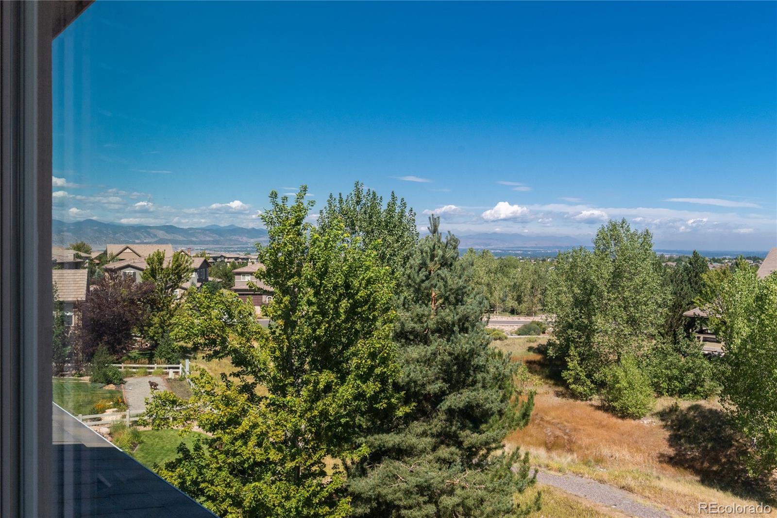 255 Maplehurst Point