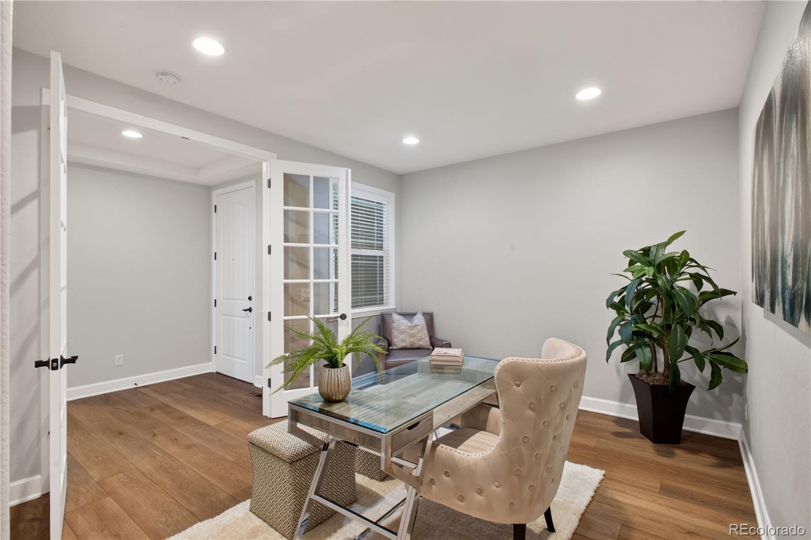 255 Maplehurst Point