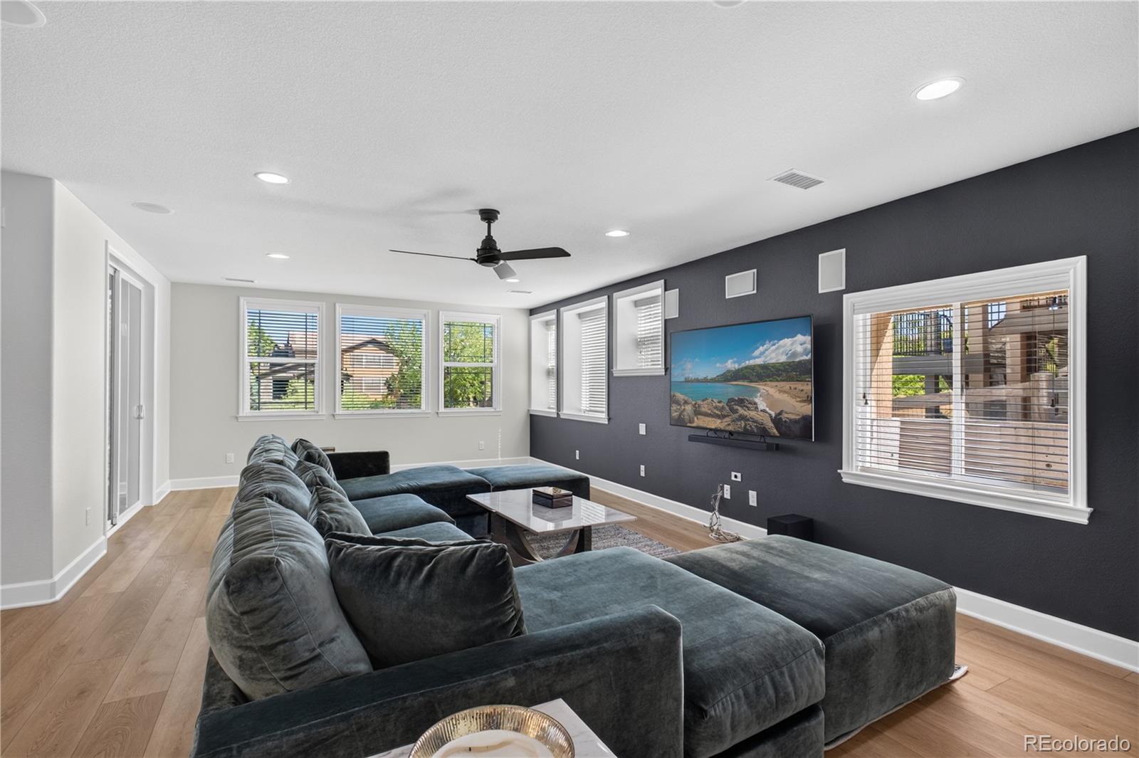 255 Maplehurst Point