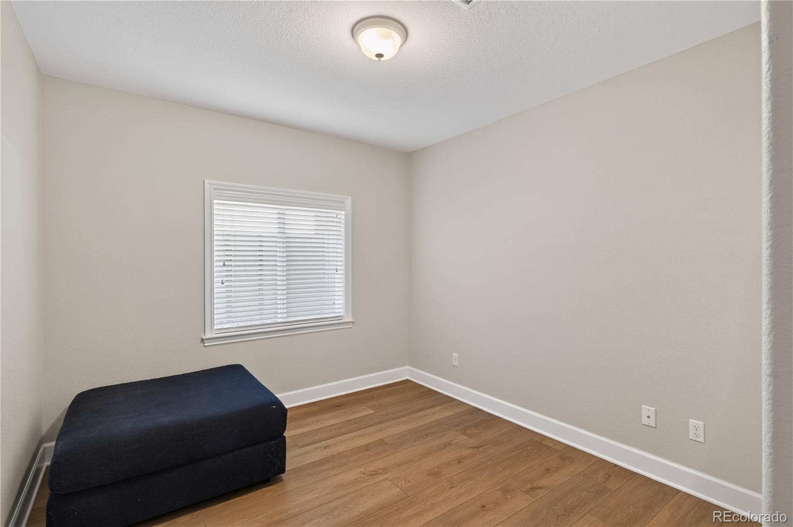 255 Maplehurst Point