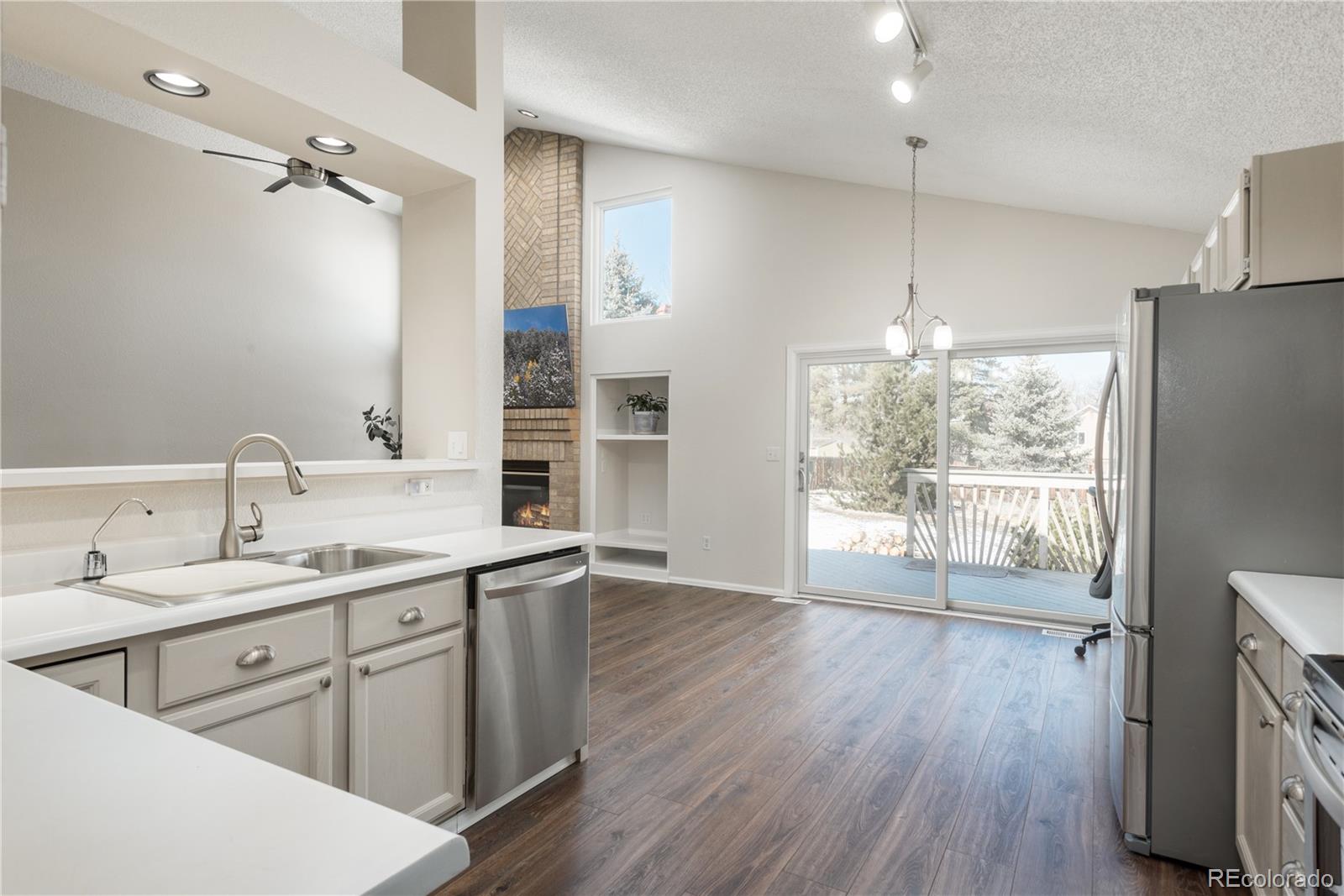 4205 E 106th Place